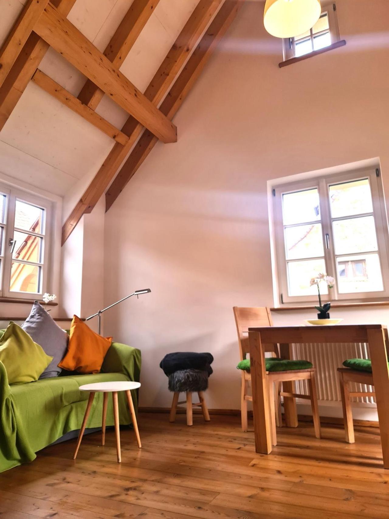 Urlaub beim Winzer - Ferienwohnung IDIG mit Balkon