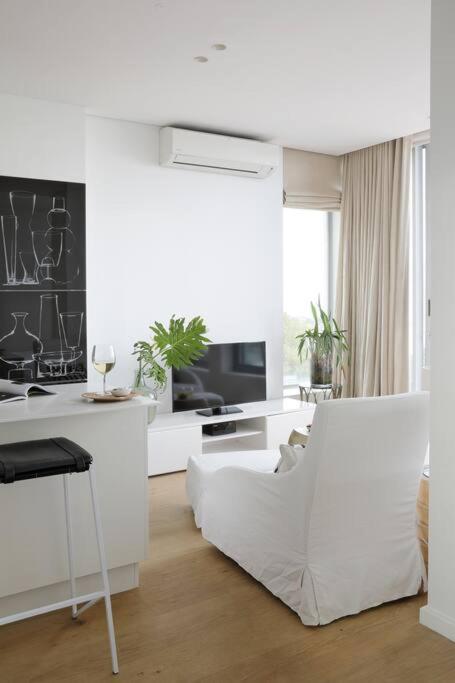 Unique Studio Apartment - Number 4704 view 4