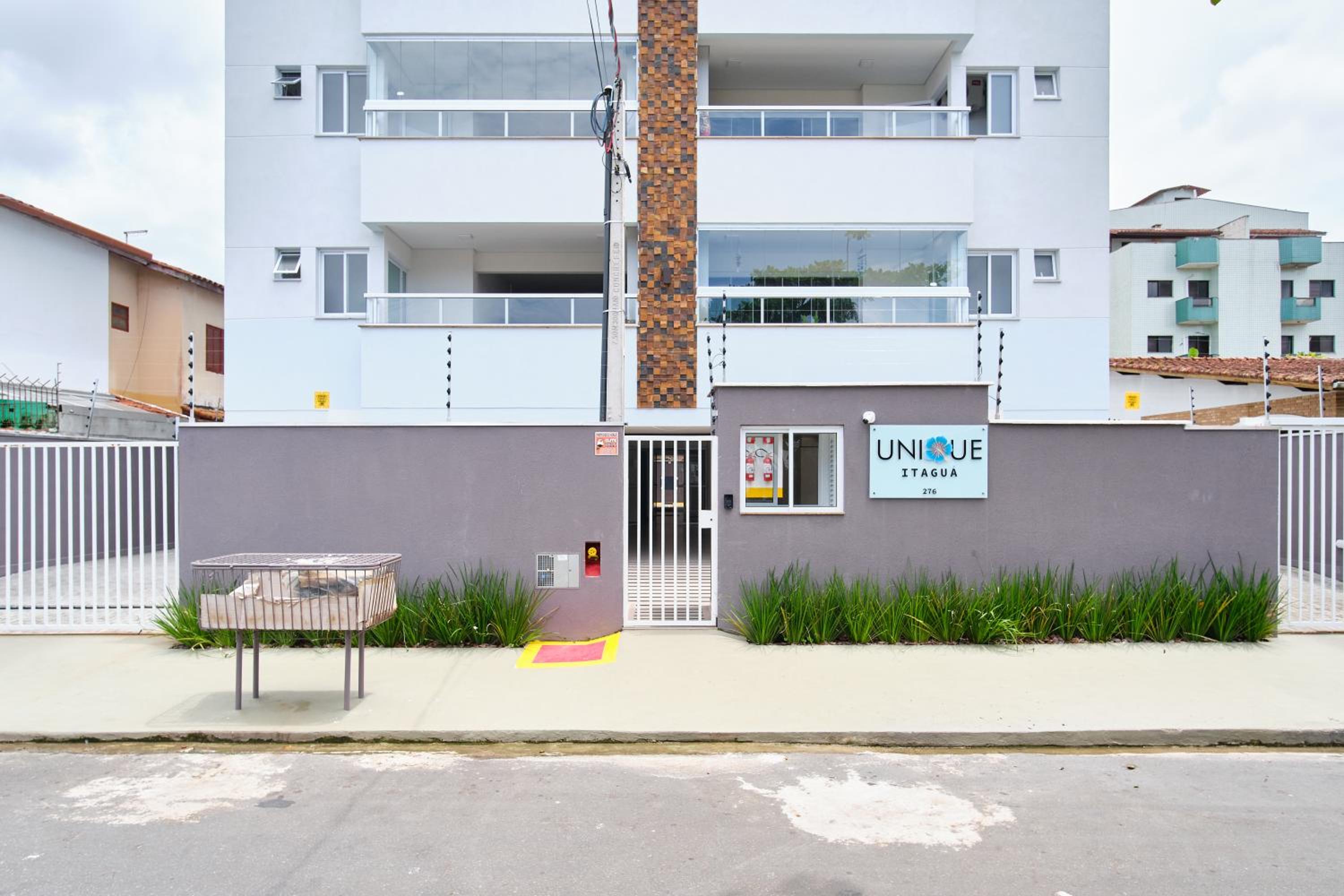 Hotel Orla Ubatuba 300 metros - Ar condicionado, Varanda Gourmet - Image 1