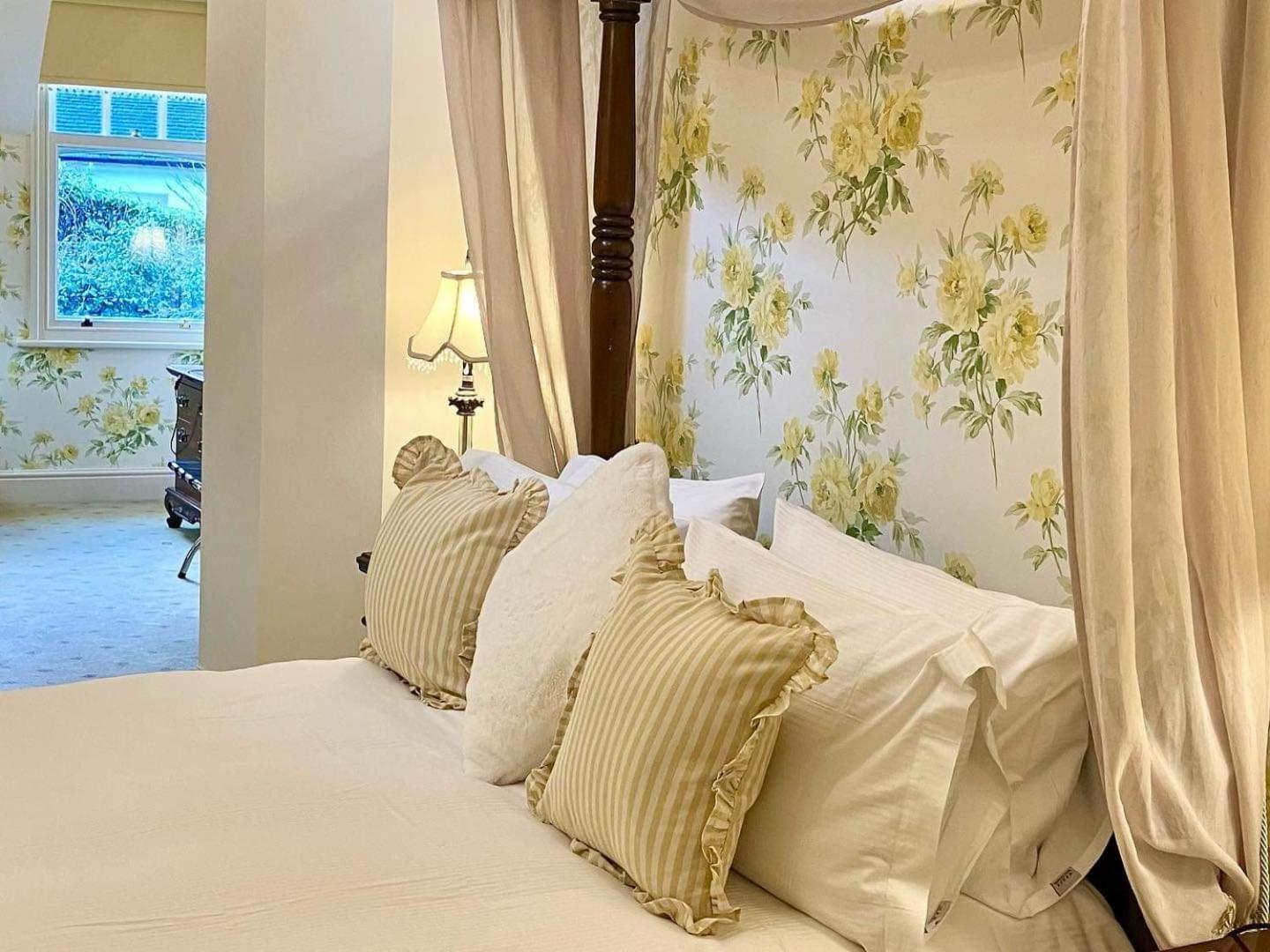 Storrs Gate House B & B No pets Allowed