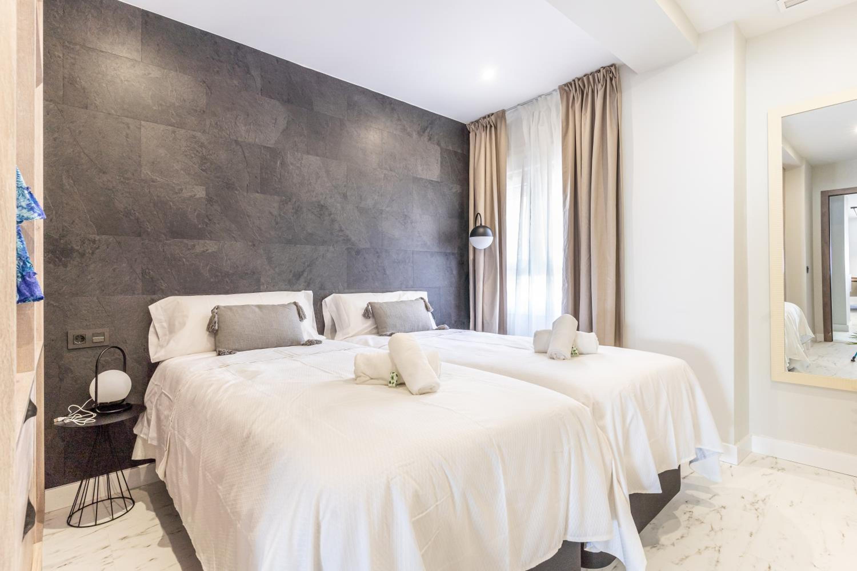 Apartaments Paseo Marítimo by Expoholidays