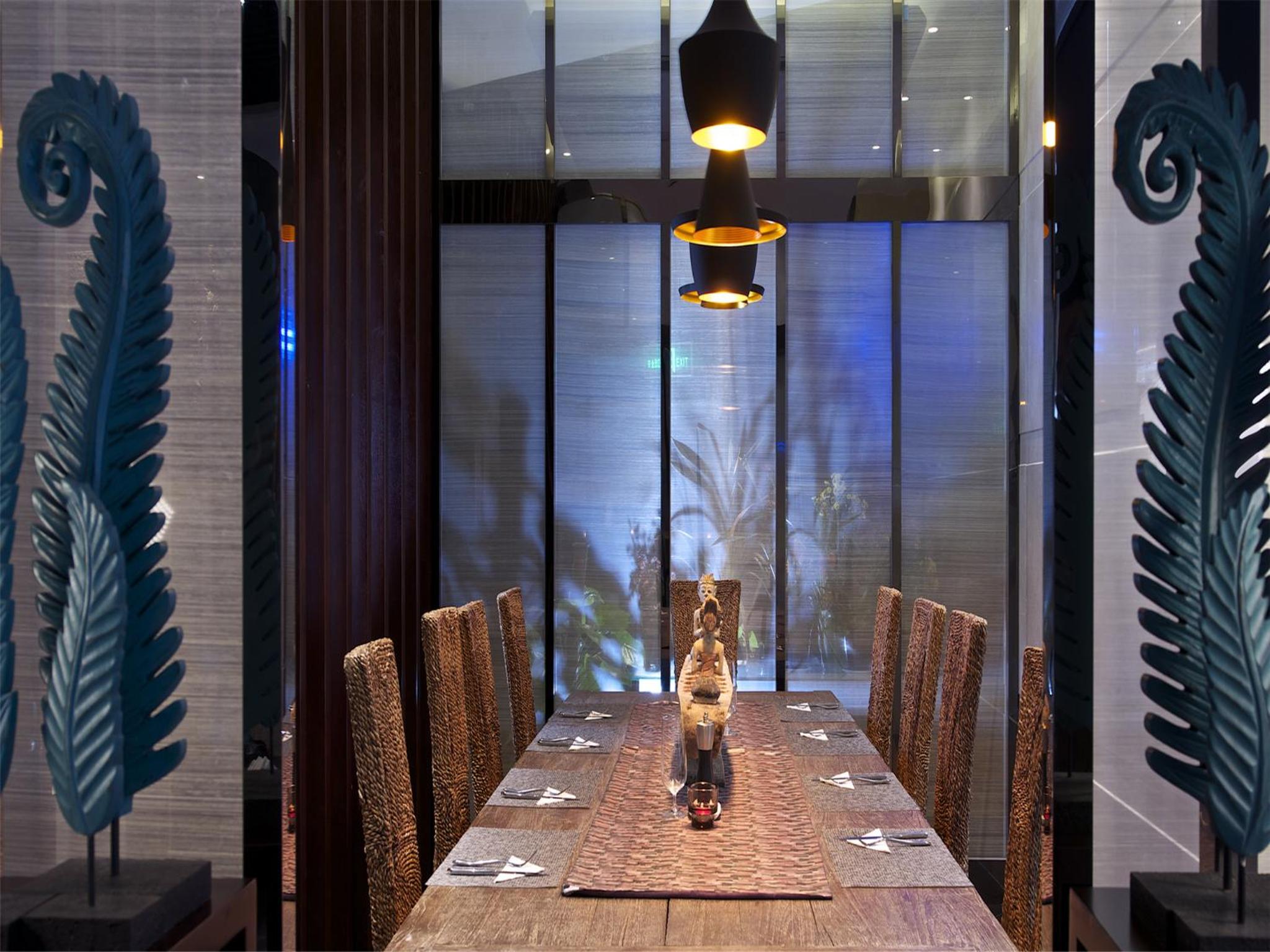 restaurant