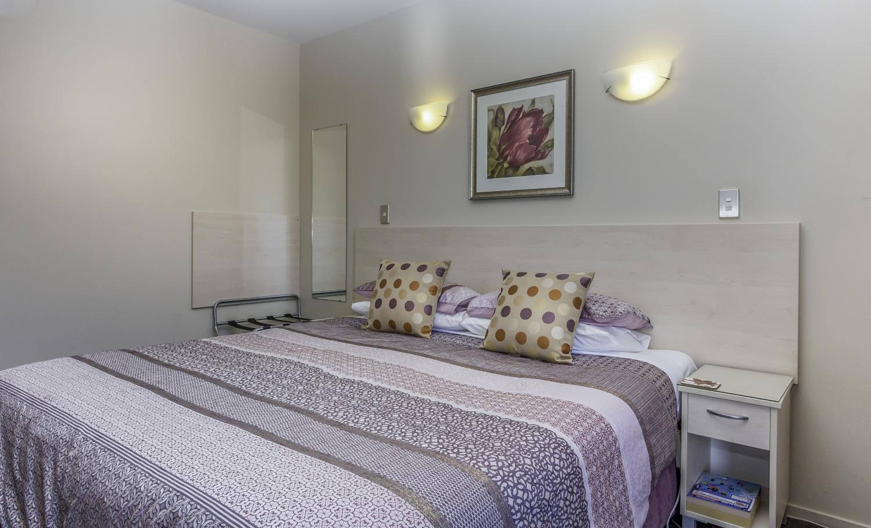 166 Majestic Court Motel