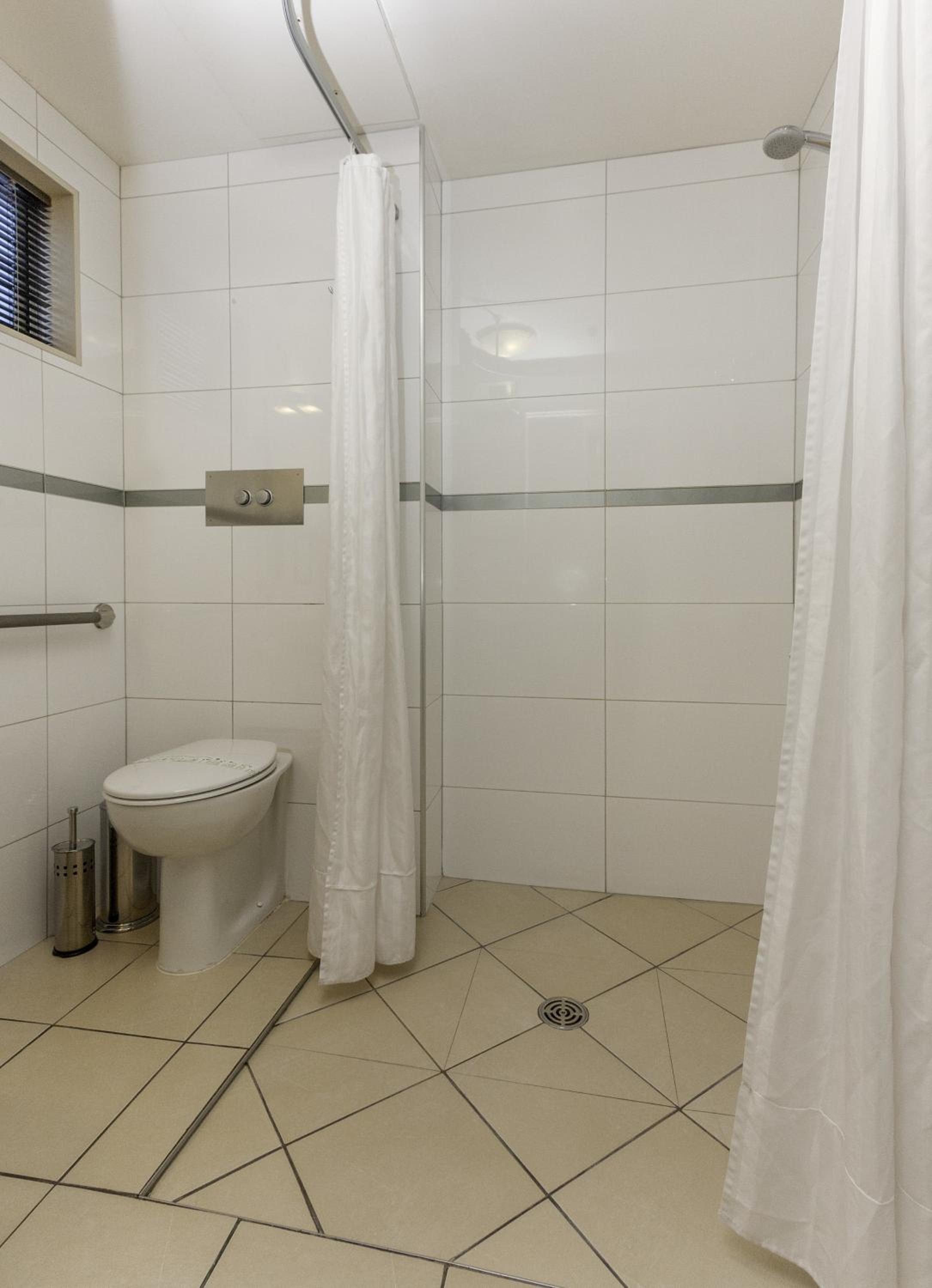 166 Majestic Court Motel