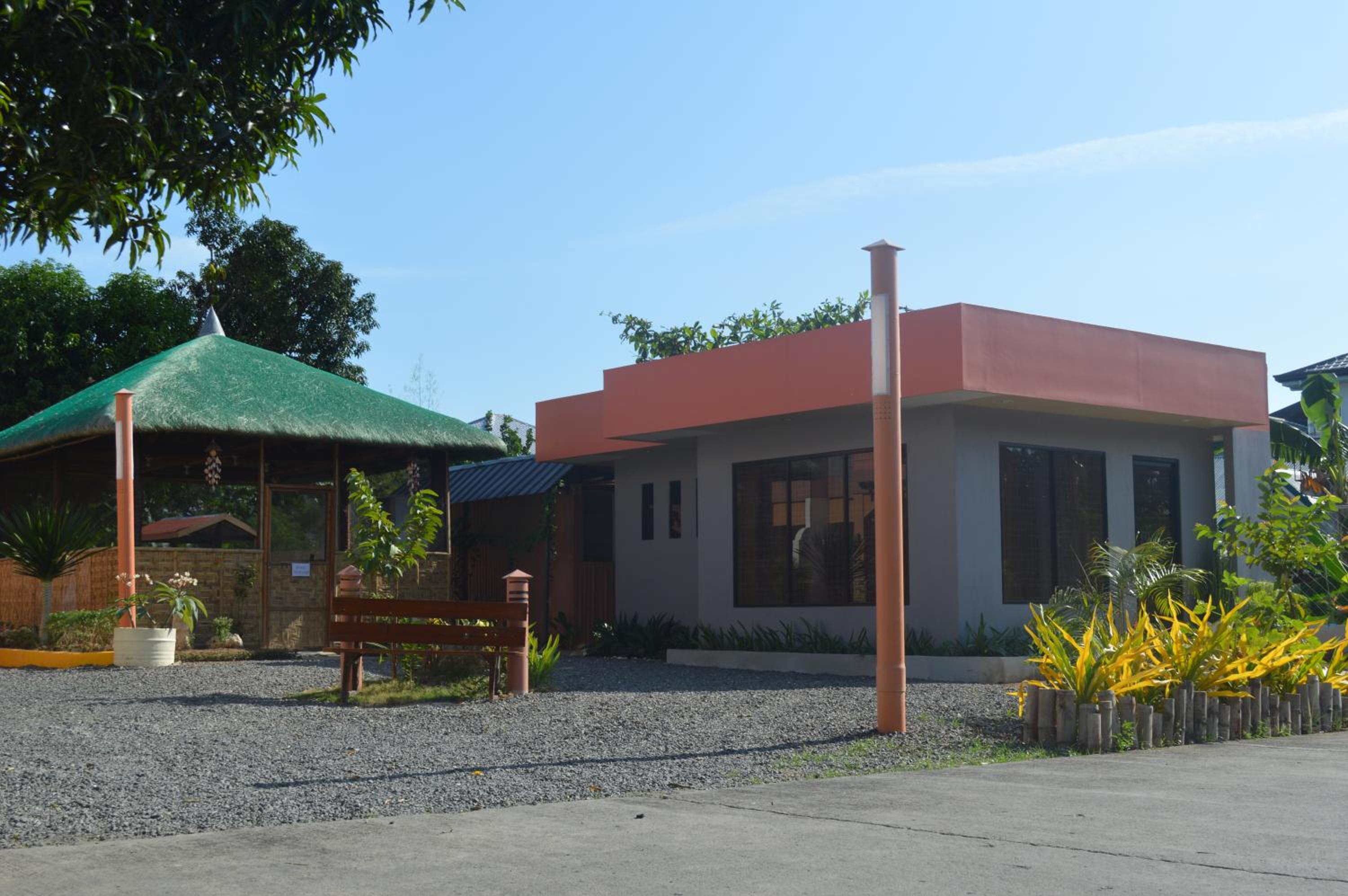 Manora Apartment