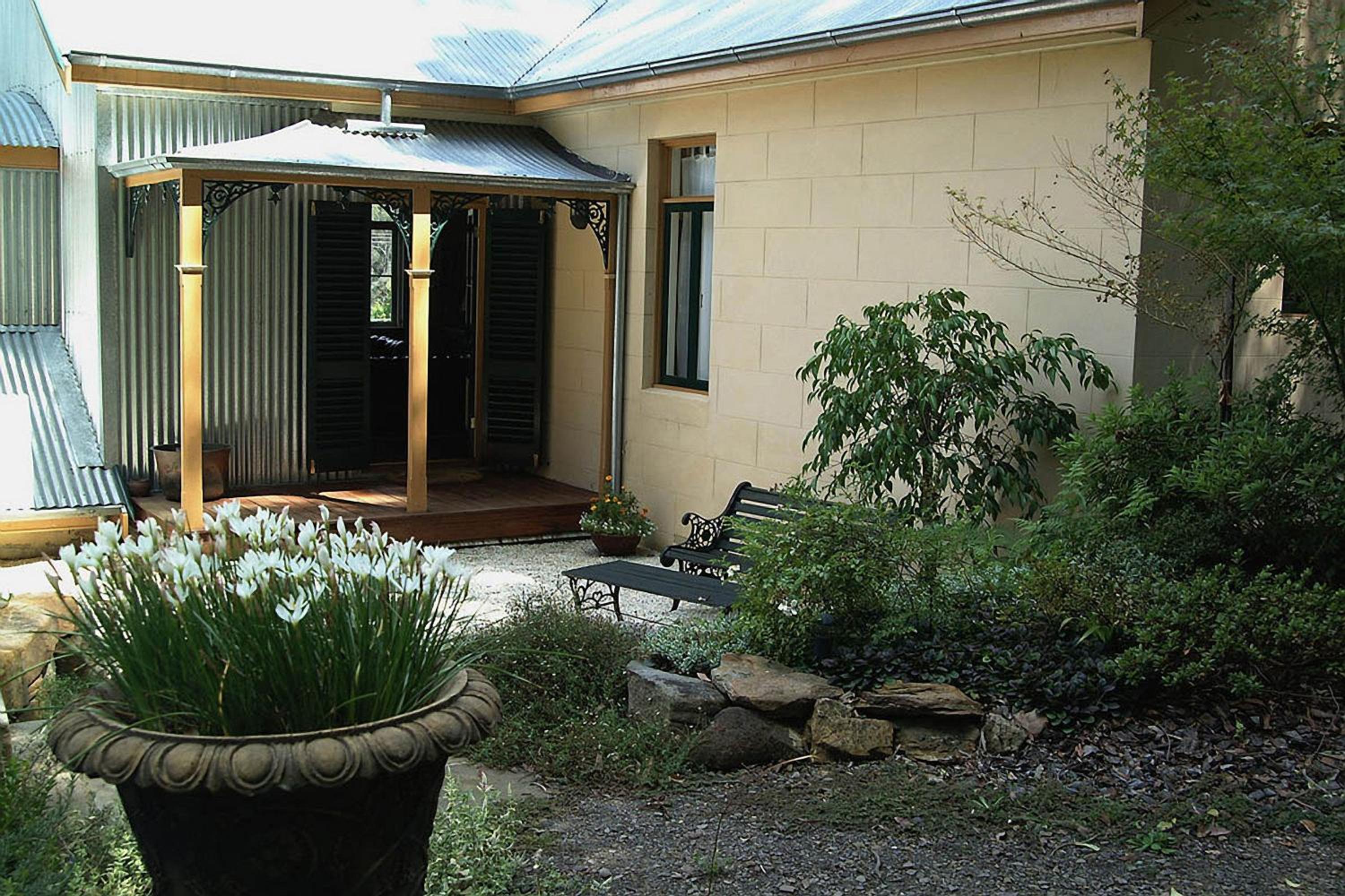 Tizzana Winery Bed and Breakfast