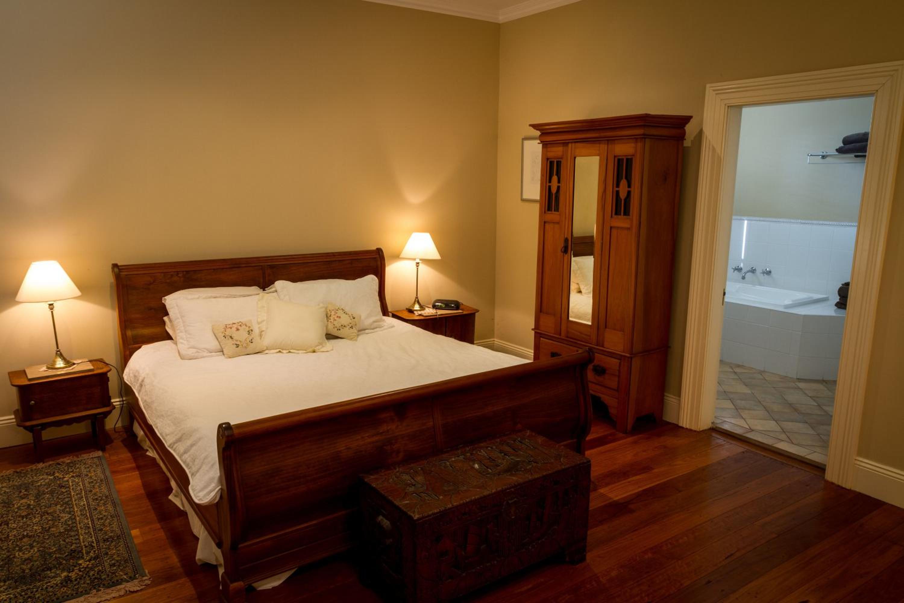 Tizzana Winery Bed and Breakfast