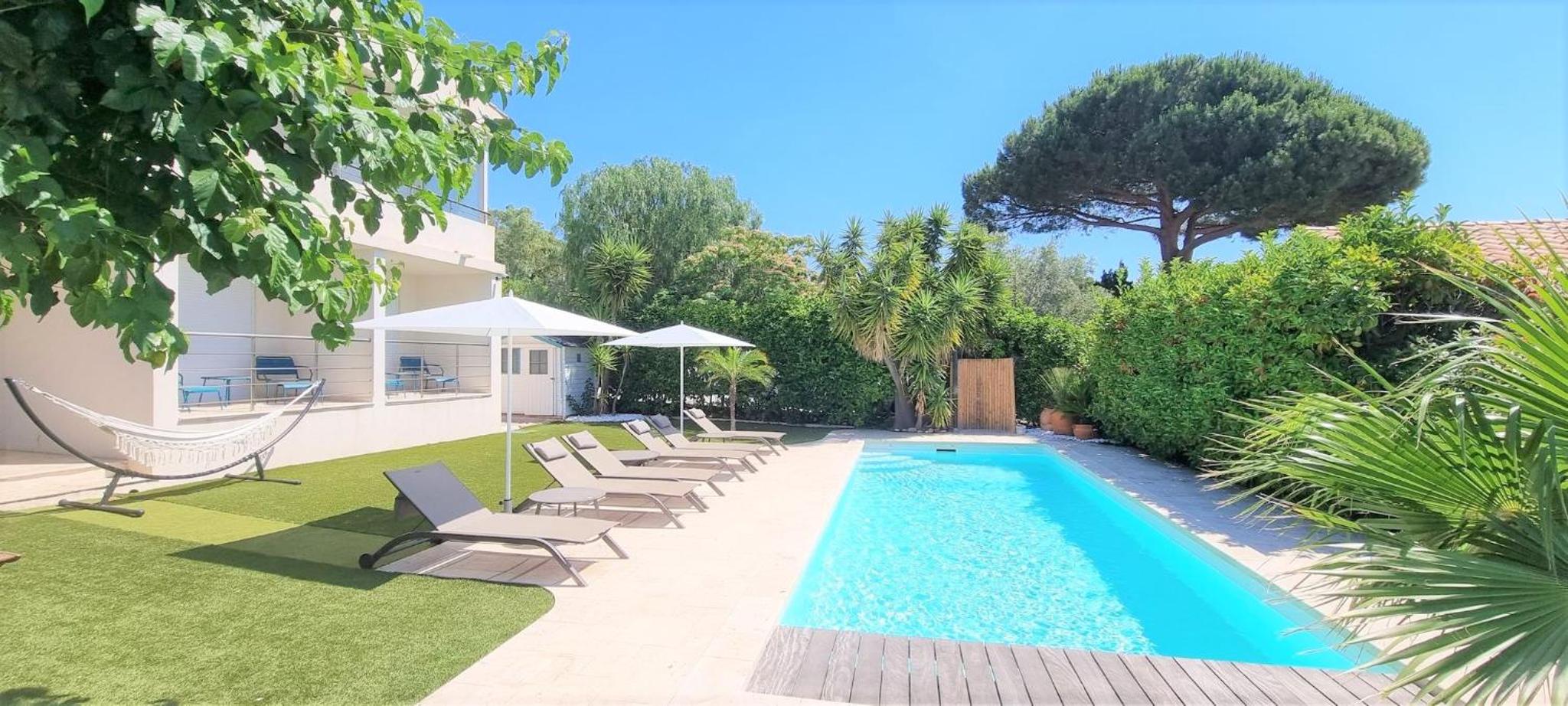 Villa Montfleuri, vieille ville à pieds, vue mer, piscine, 8 pers view 4