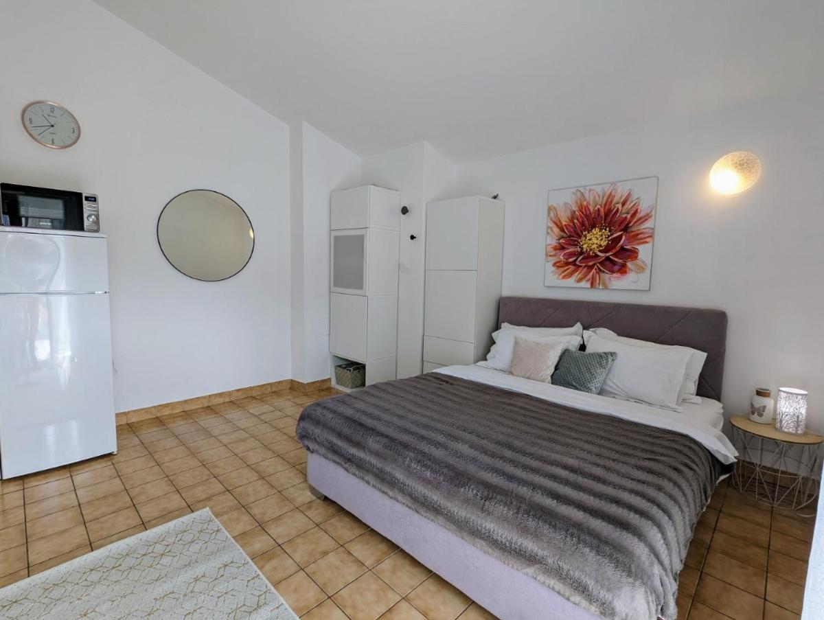 King's Apartment view 5