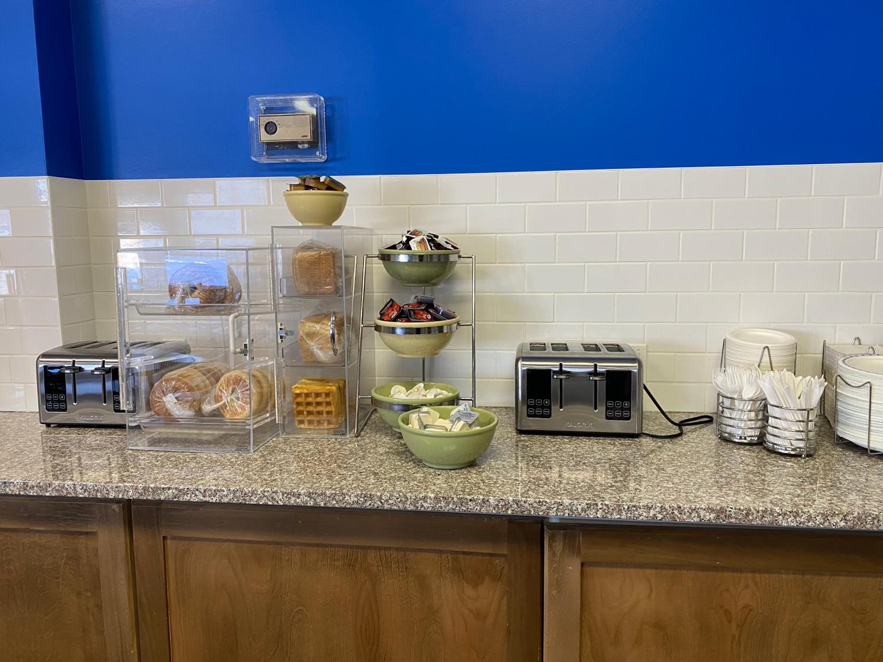 Brockville Vacations - Days Inn by Wyndham Brockville - Property Image 4