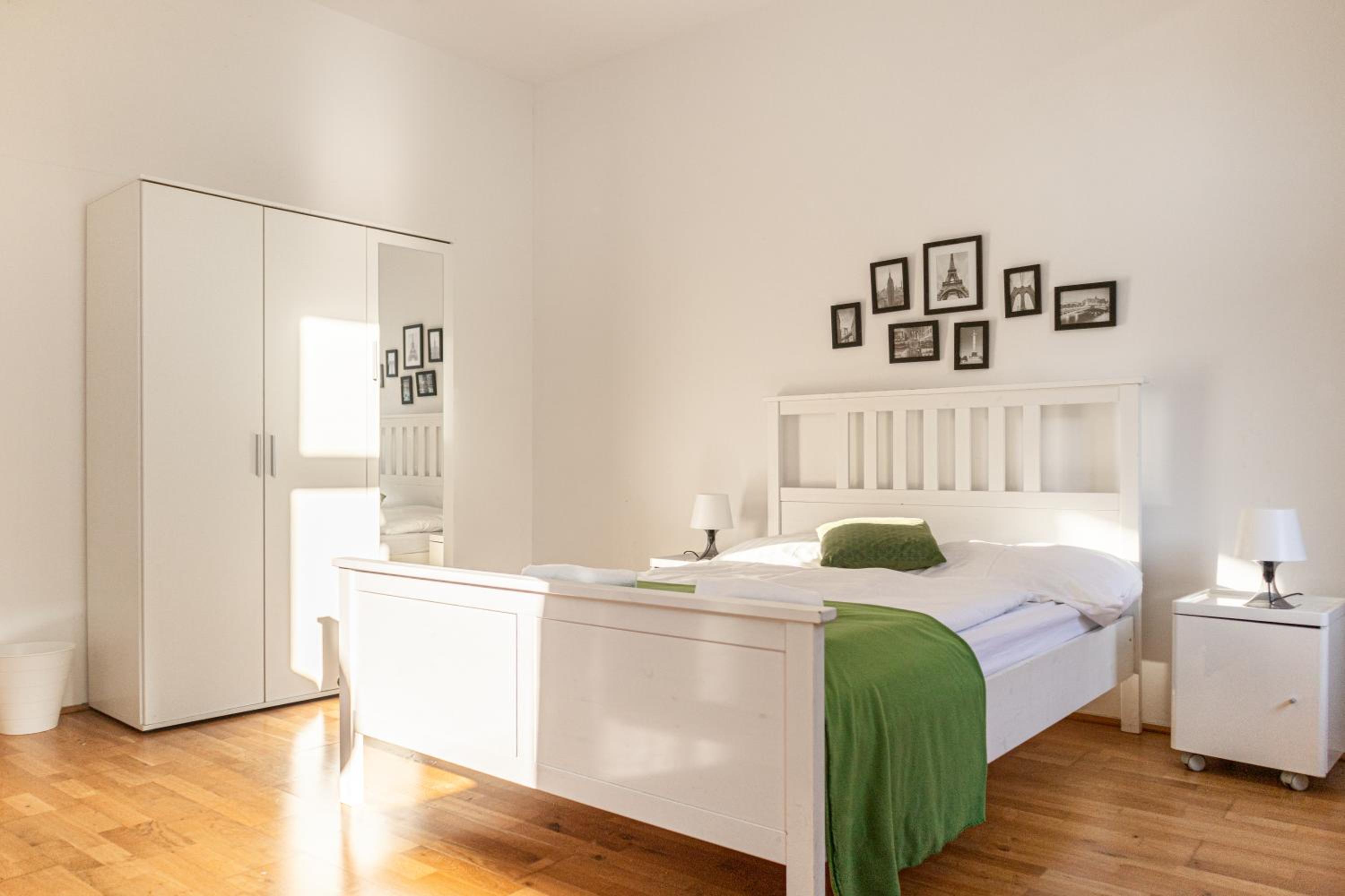 Lovely 3 private rooms in shared Apt Near Belvedere