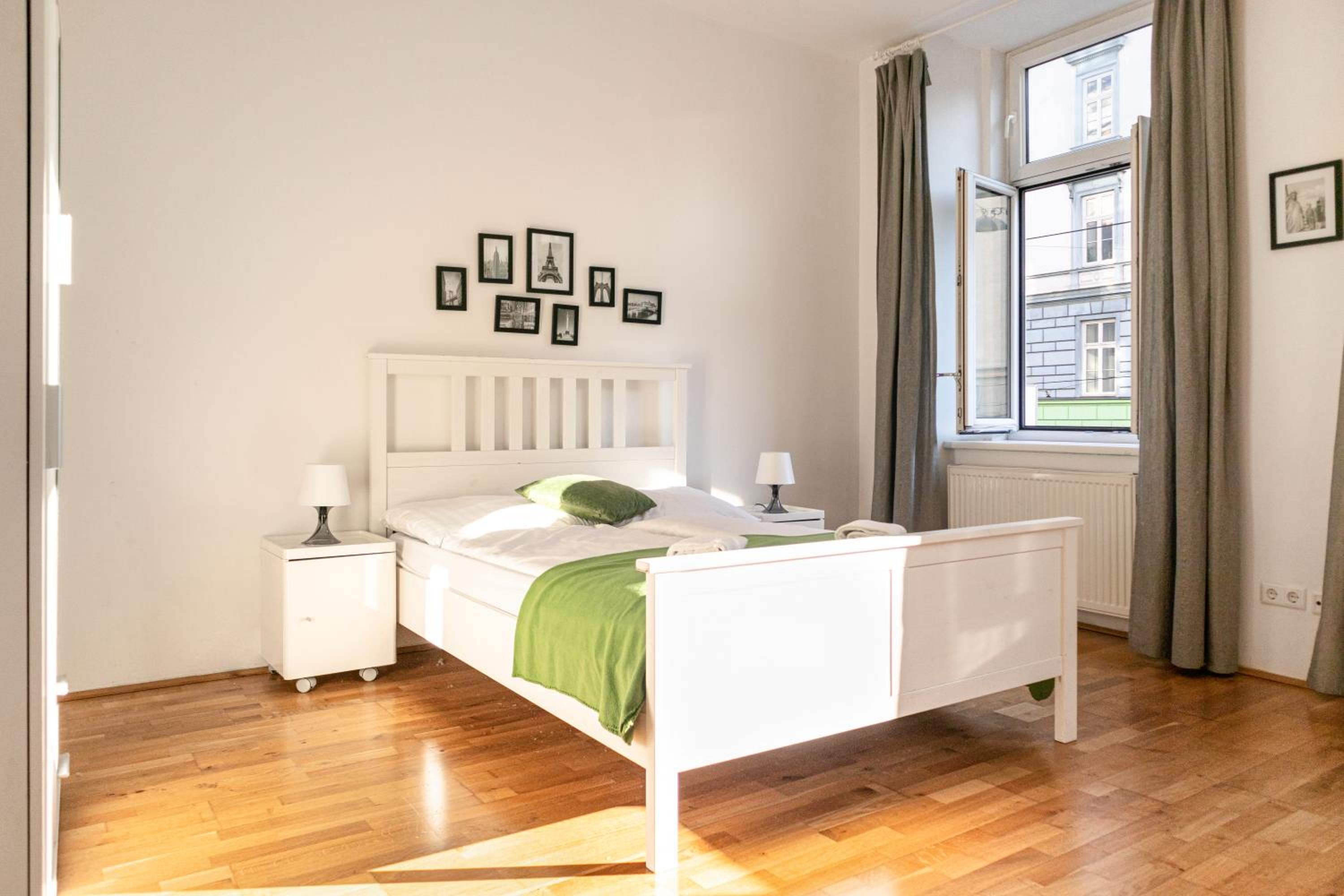 Lovely 3 private rooms in shared Apt Near Belvedere