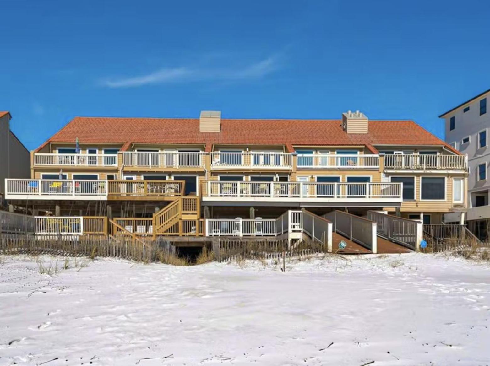 Sweeping Views Gulf Front Sleeps 18 view 5