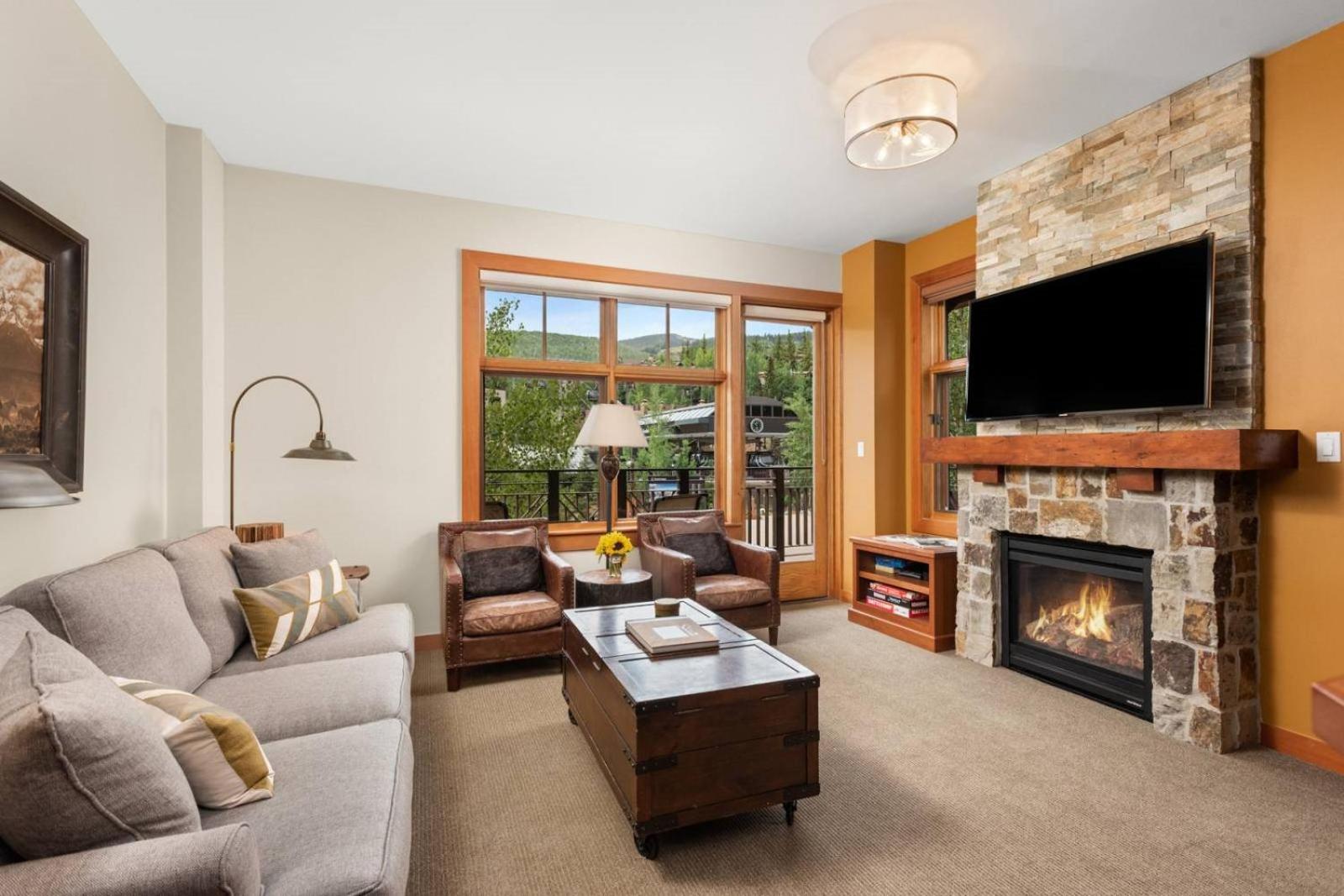 Luxury Ski In, Ski Out 3 Bedroom Mountain Resort Vacation Rental In The Heart Of Snowmass Base Village view 4