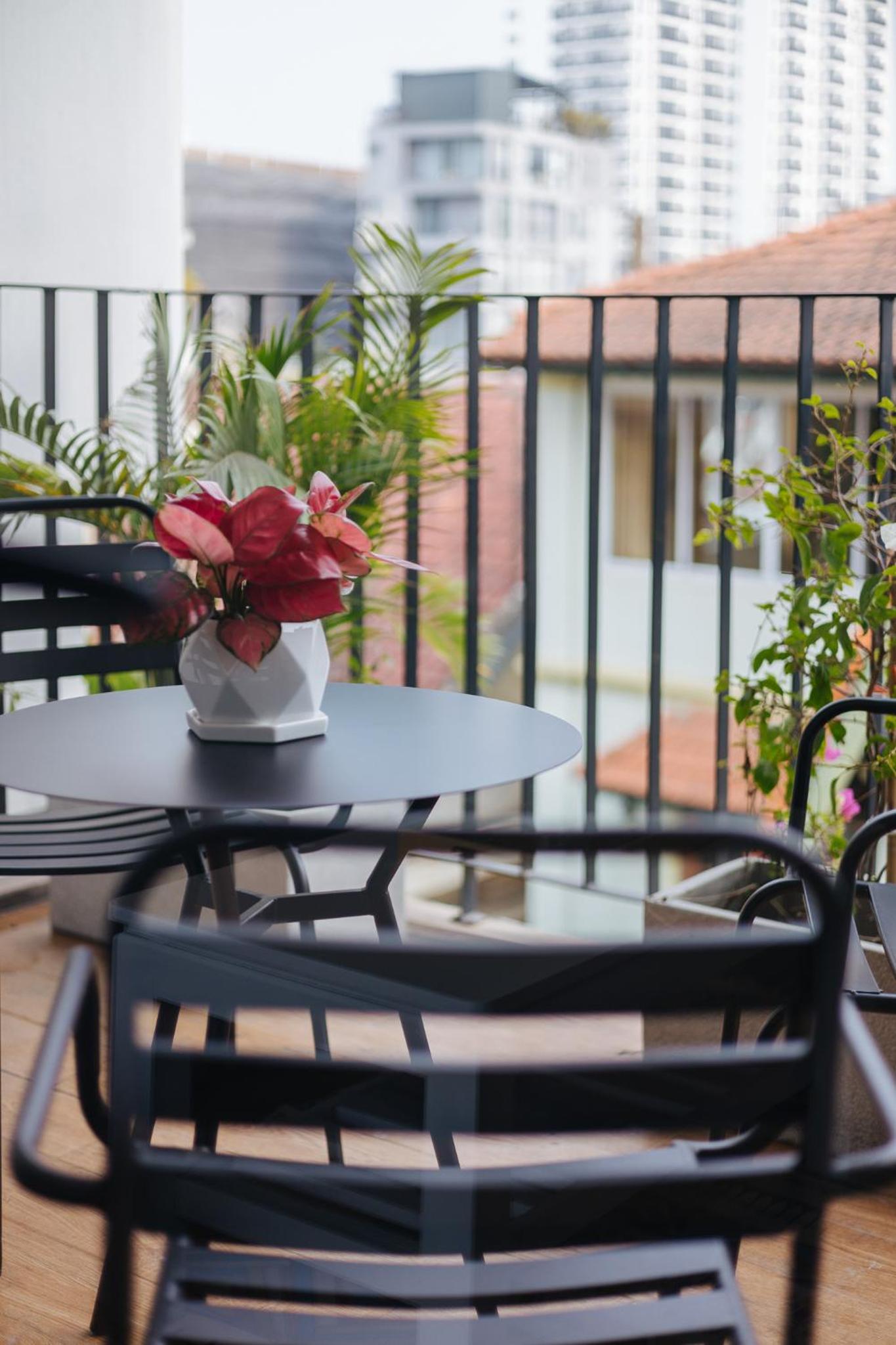 LUCK APART 9 - Hanoi WestLake Balcony Apartment