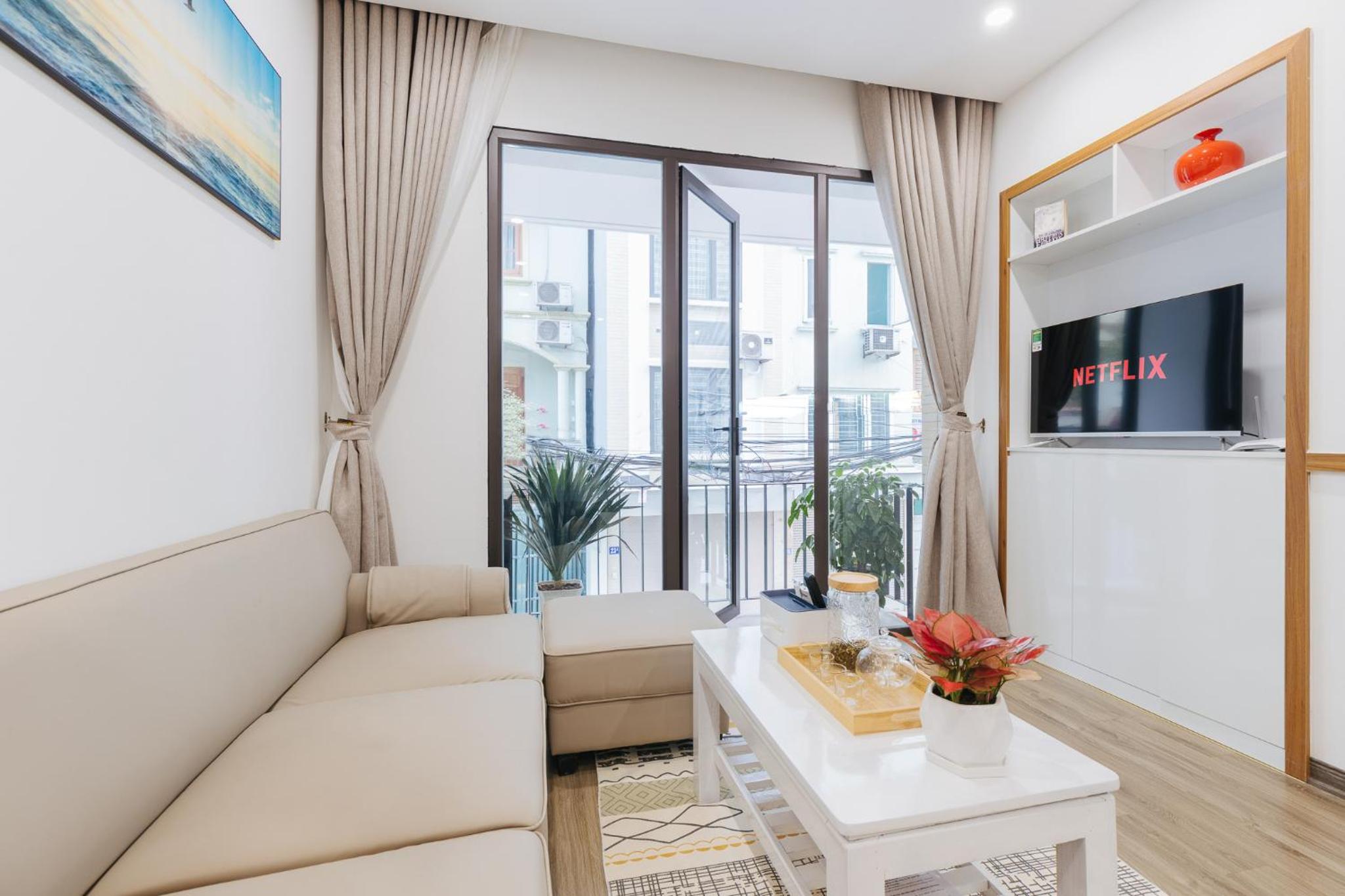 LUCK APART 9 - Hanoi WestLake Balcony Apartment