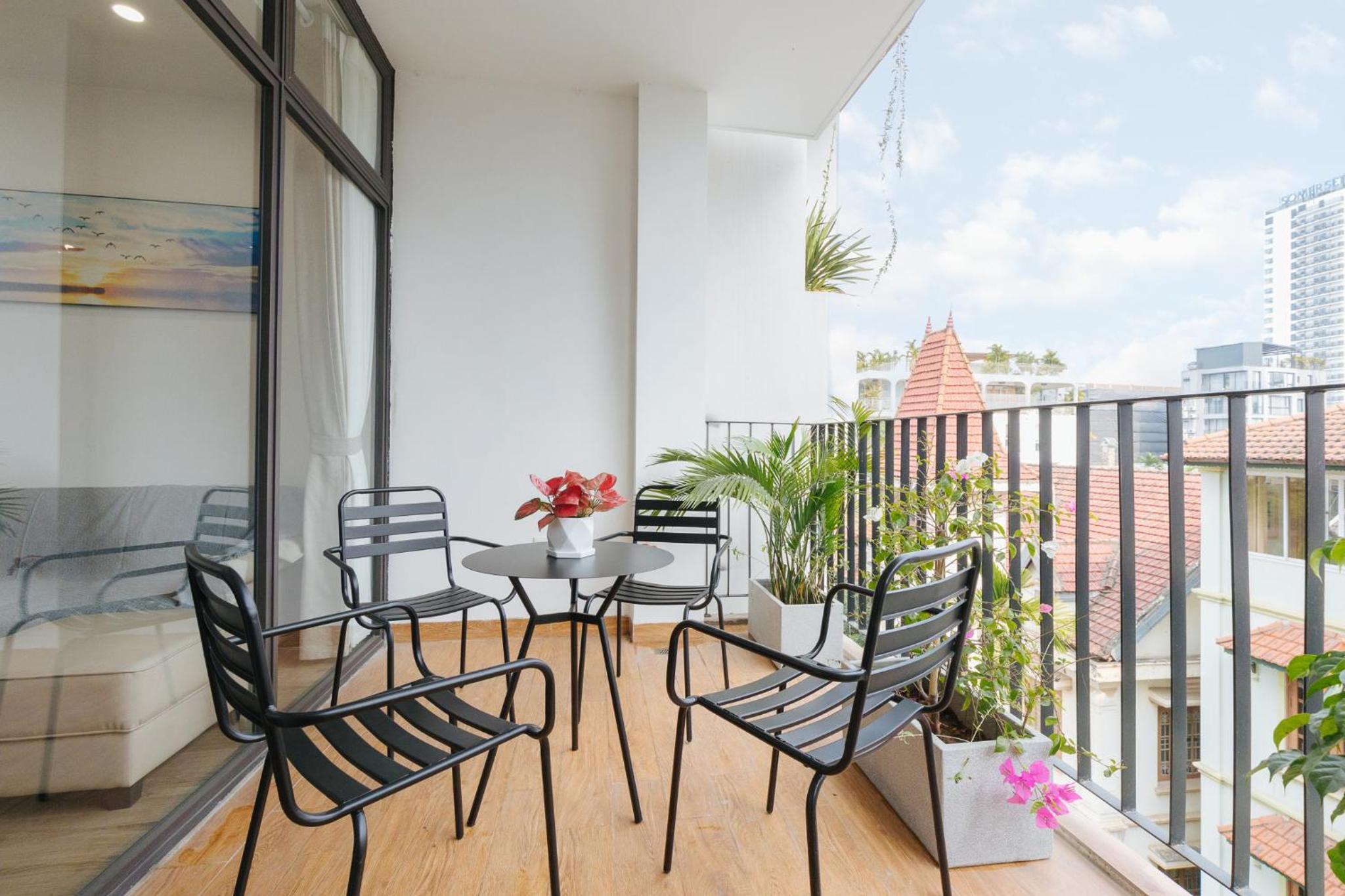 LUCK APART 9 - Hanoi WestLake Balcony Apartment
