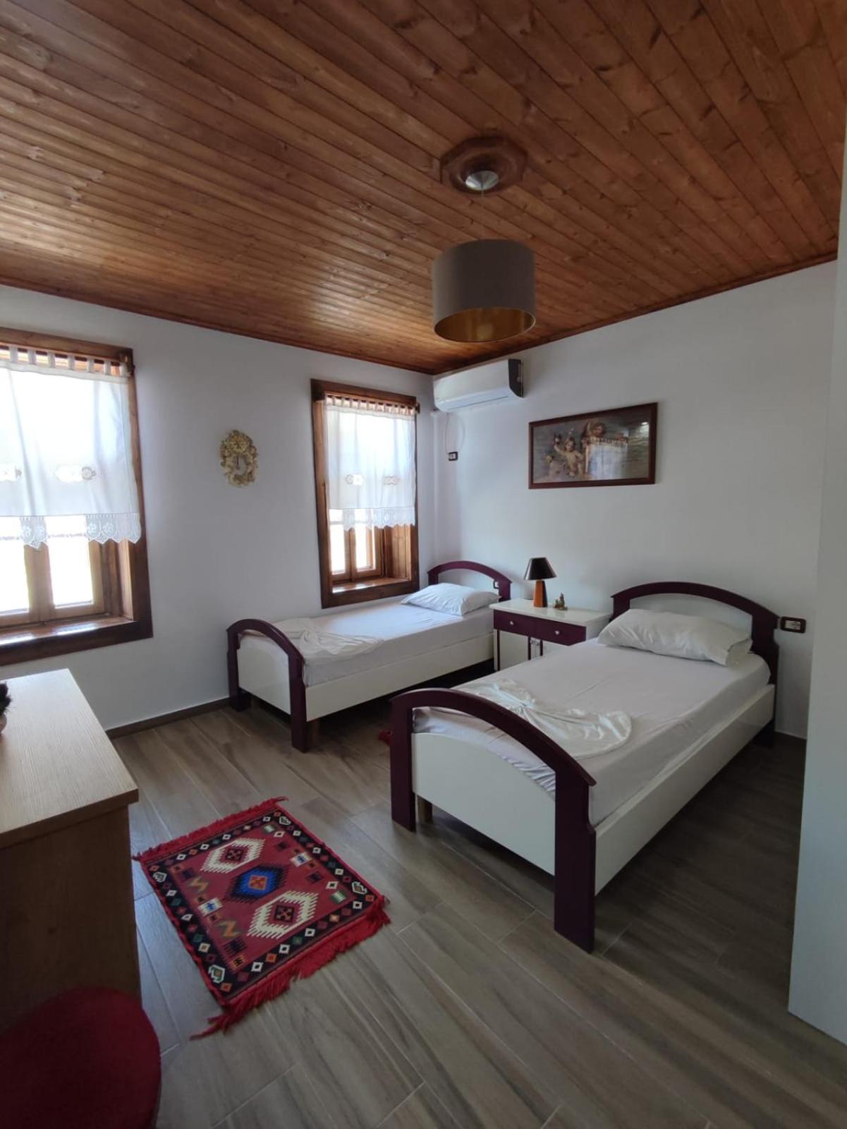 Eni entire guesthouse parking on site