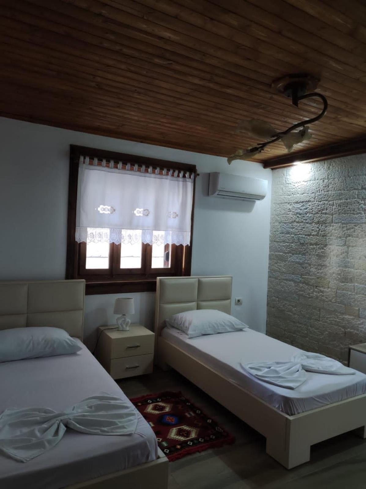 Eni entire guesthouse parking on site