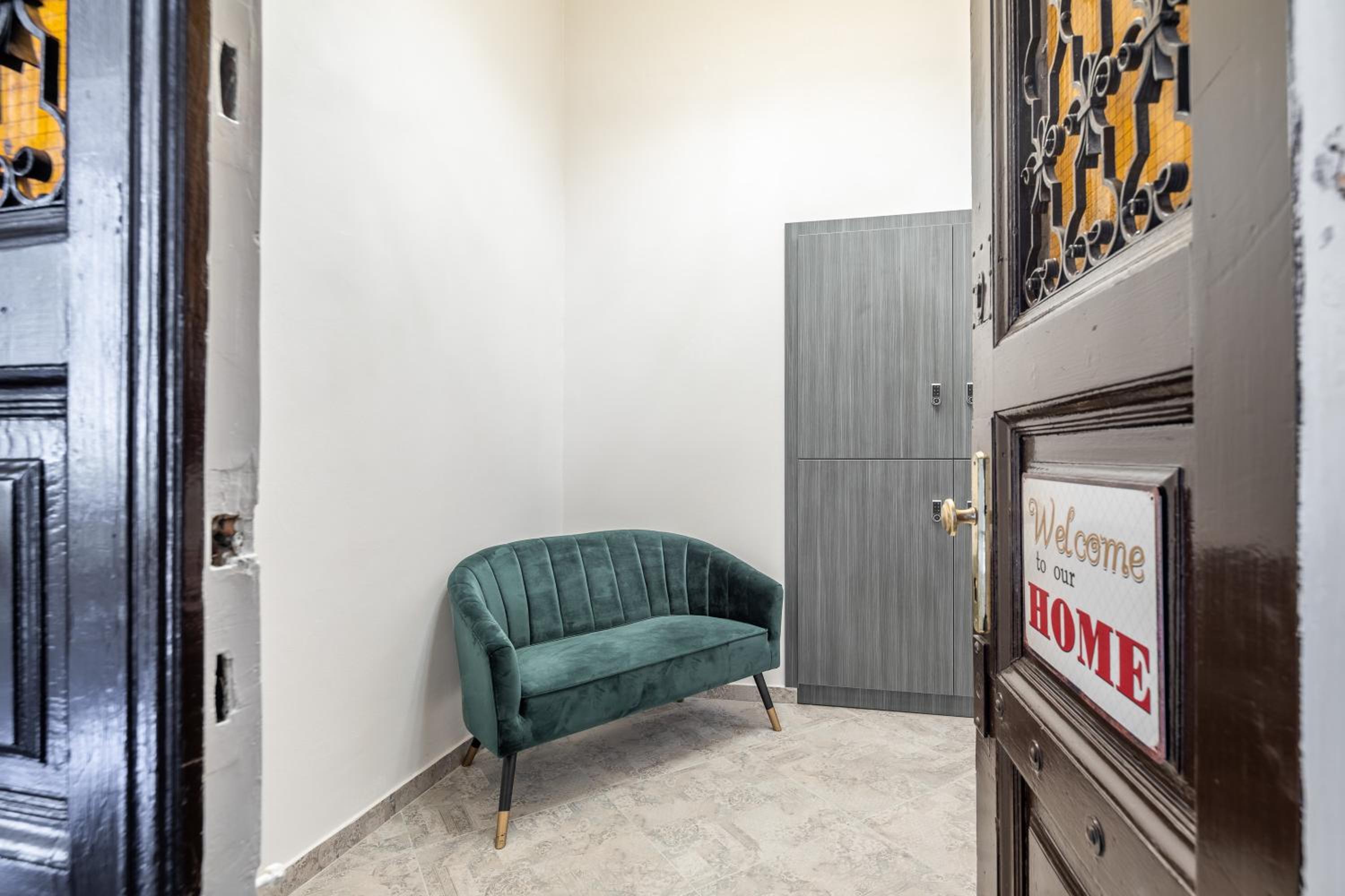 Budapest Marvelous Apartment in Andrassy Boulevard view 4