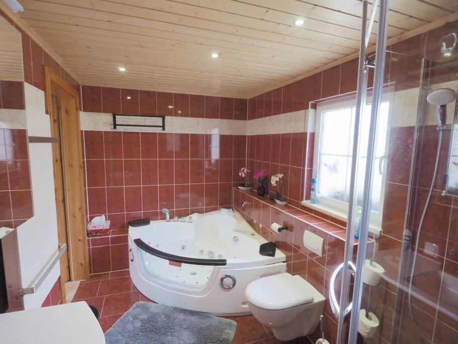 Ferienhaus Sissi - Wellness-Paradies in ruhiger Lage mit Whirlpool und Sauna