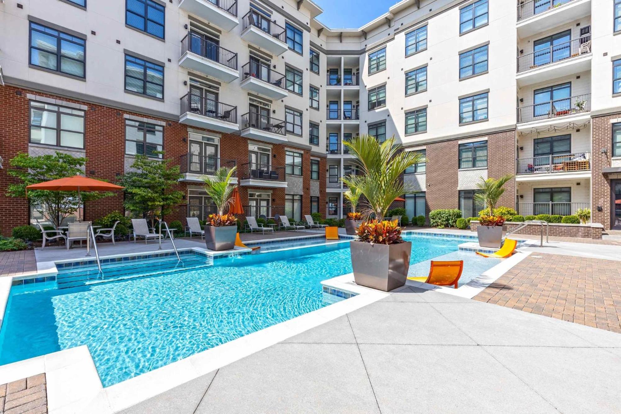 Cozy and Bright Apartments at Marble Alley Lofts in Downtown Knoxville view 3