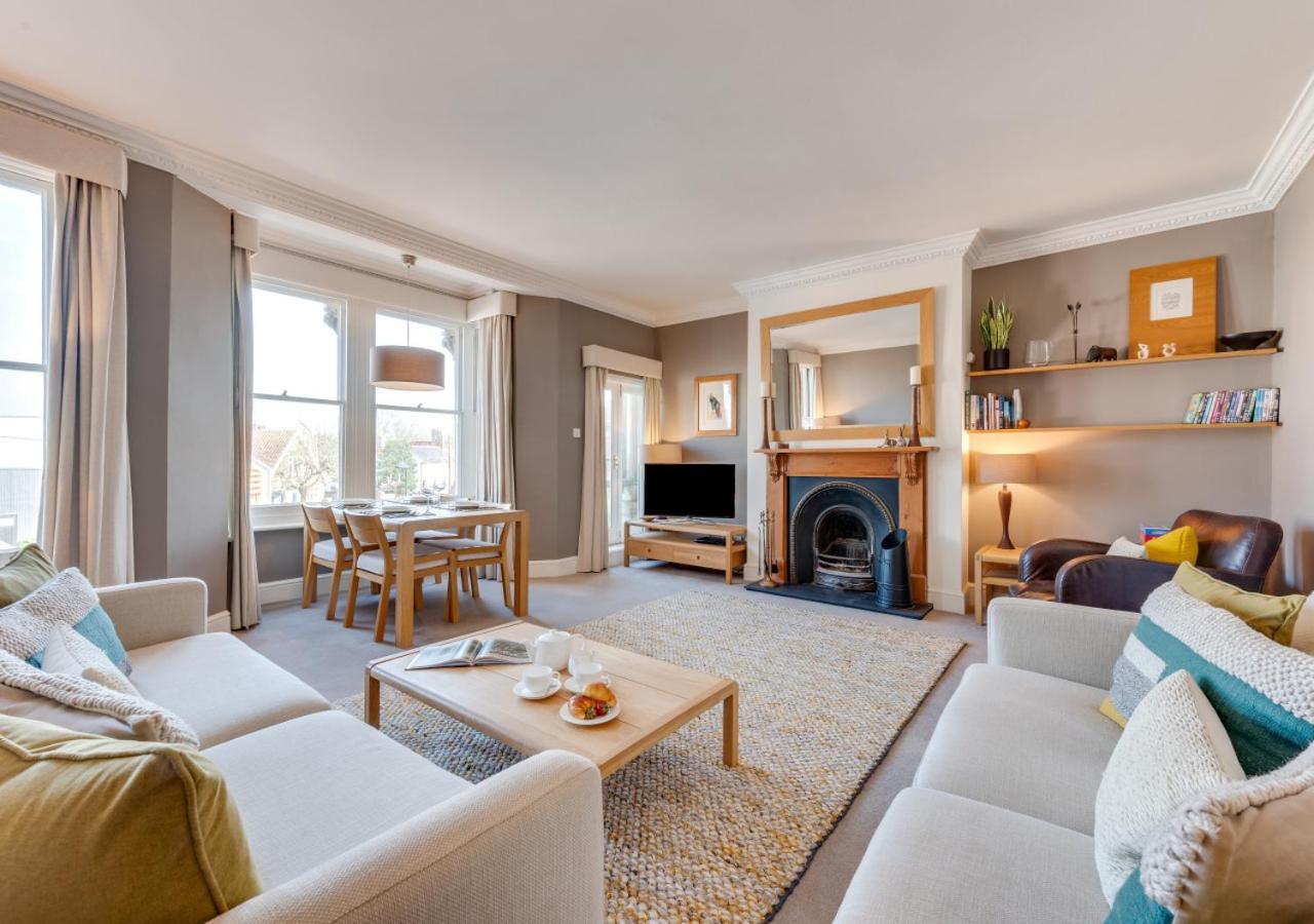 2 Bed in Southwold oc-pos