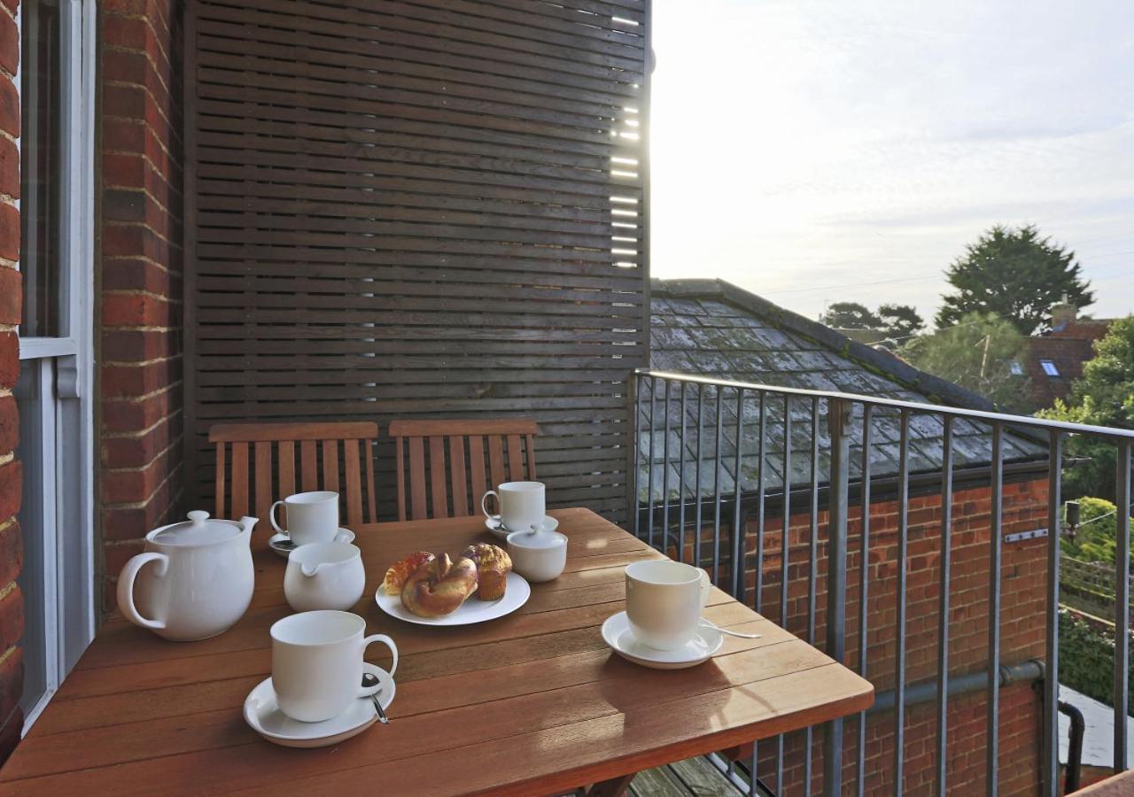 2 Bed in Southwold oc-pos