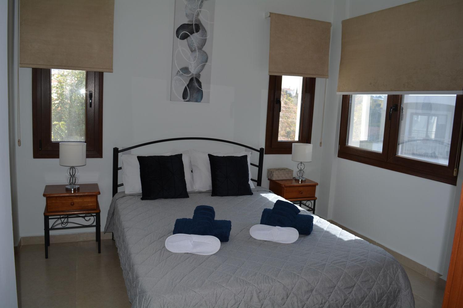 Eleona's Royal Gardens By Yiota - Luxury 2 Bed Apartment in Exclusive Complex
