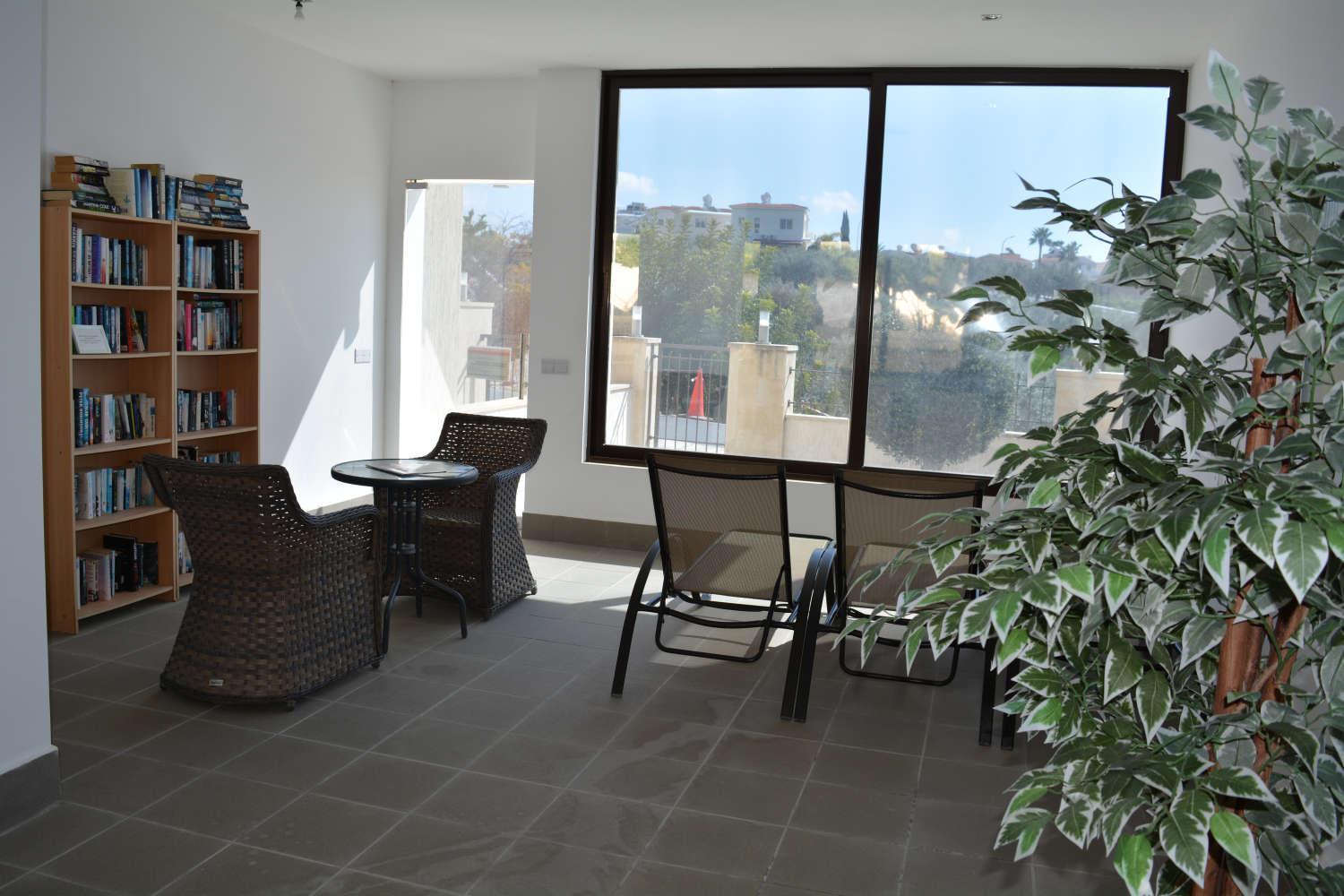 Eleona's Royal Gardens By Yiota - Luxury 2 Bed Apartment in Exclusive Complex