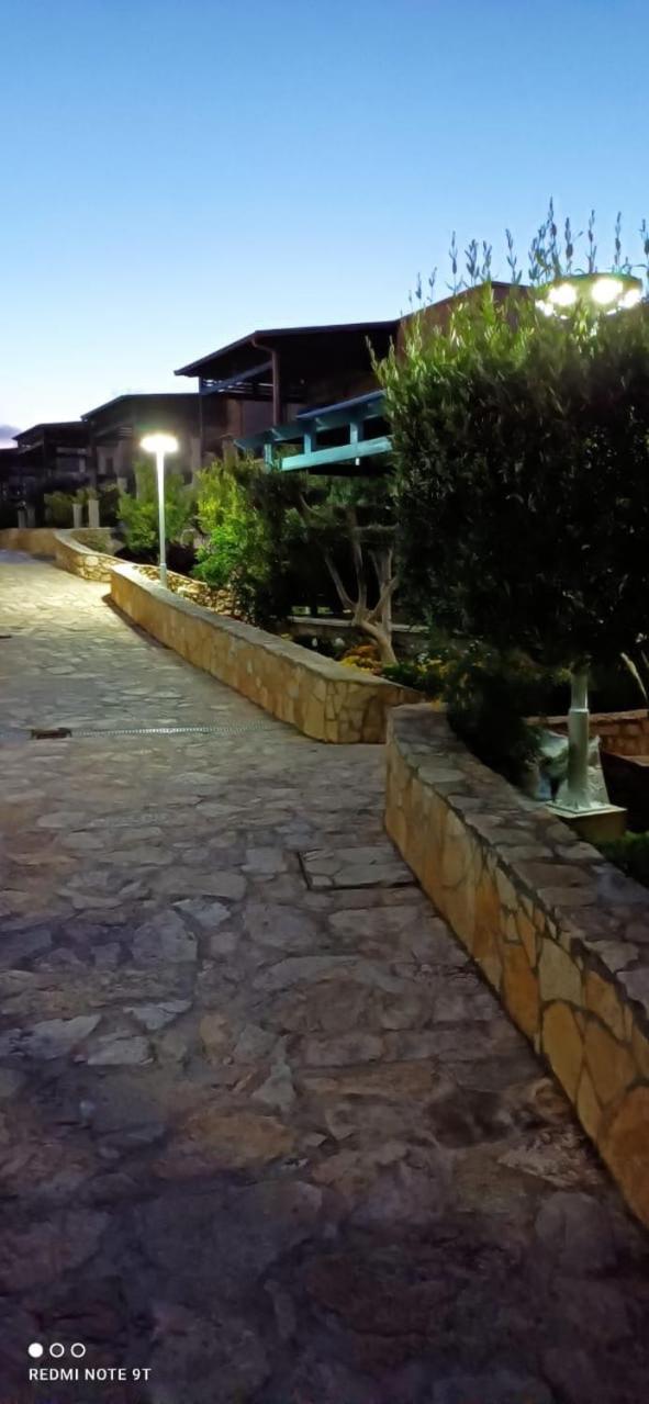 Iris Apartments
