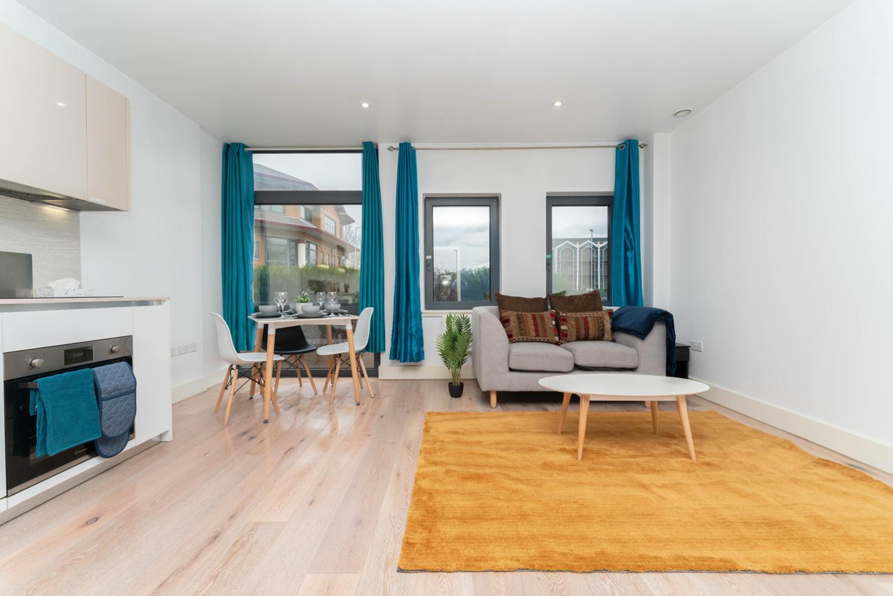 One bed flat with additional double mattress suitable for 4 view 5