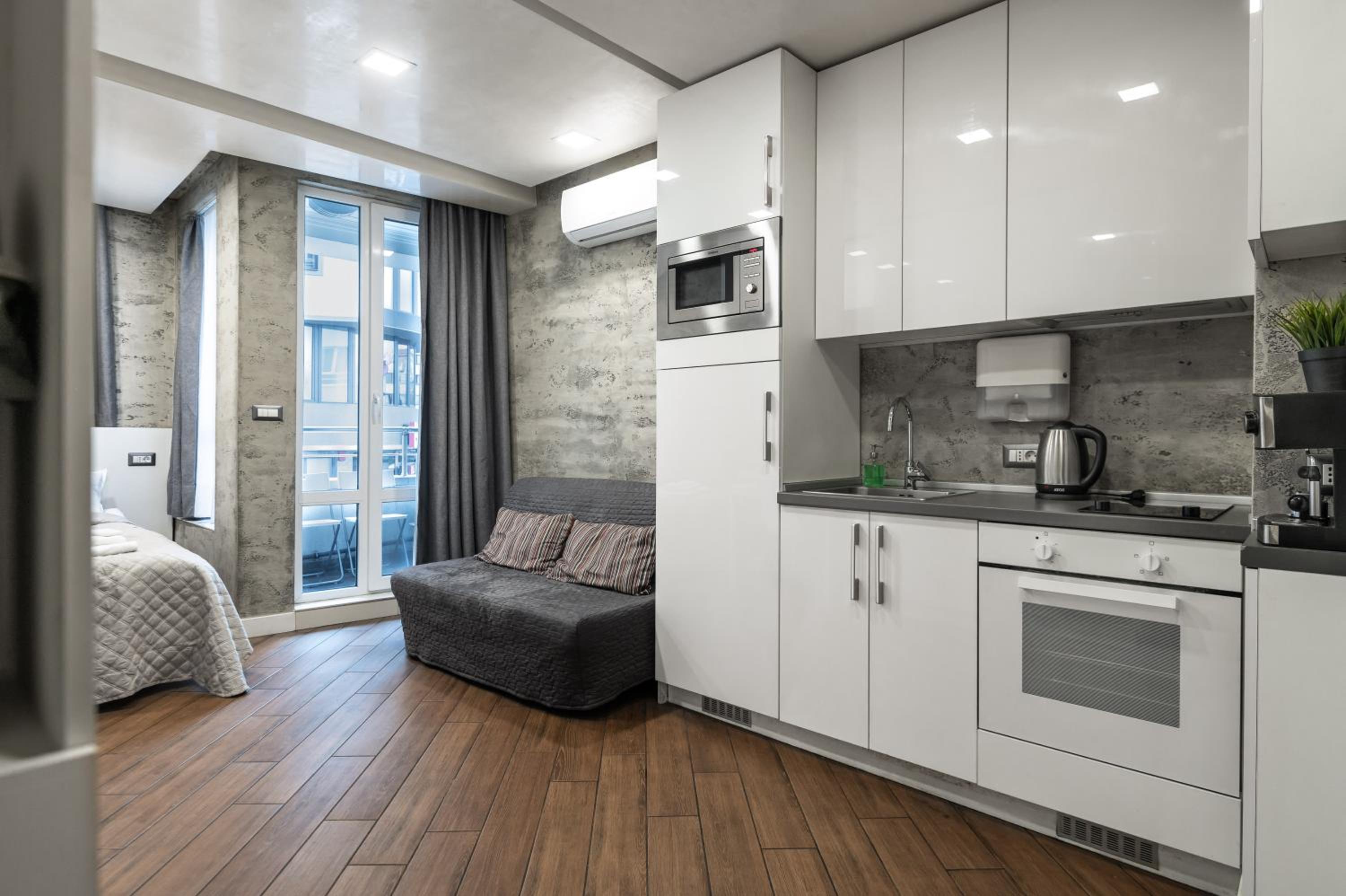 Luxury Studio Silver by Flat Mаnager view 3
