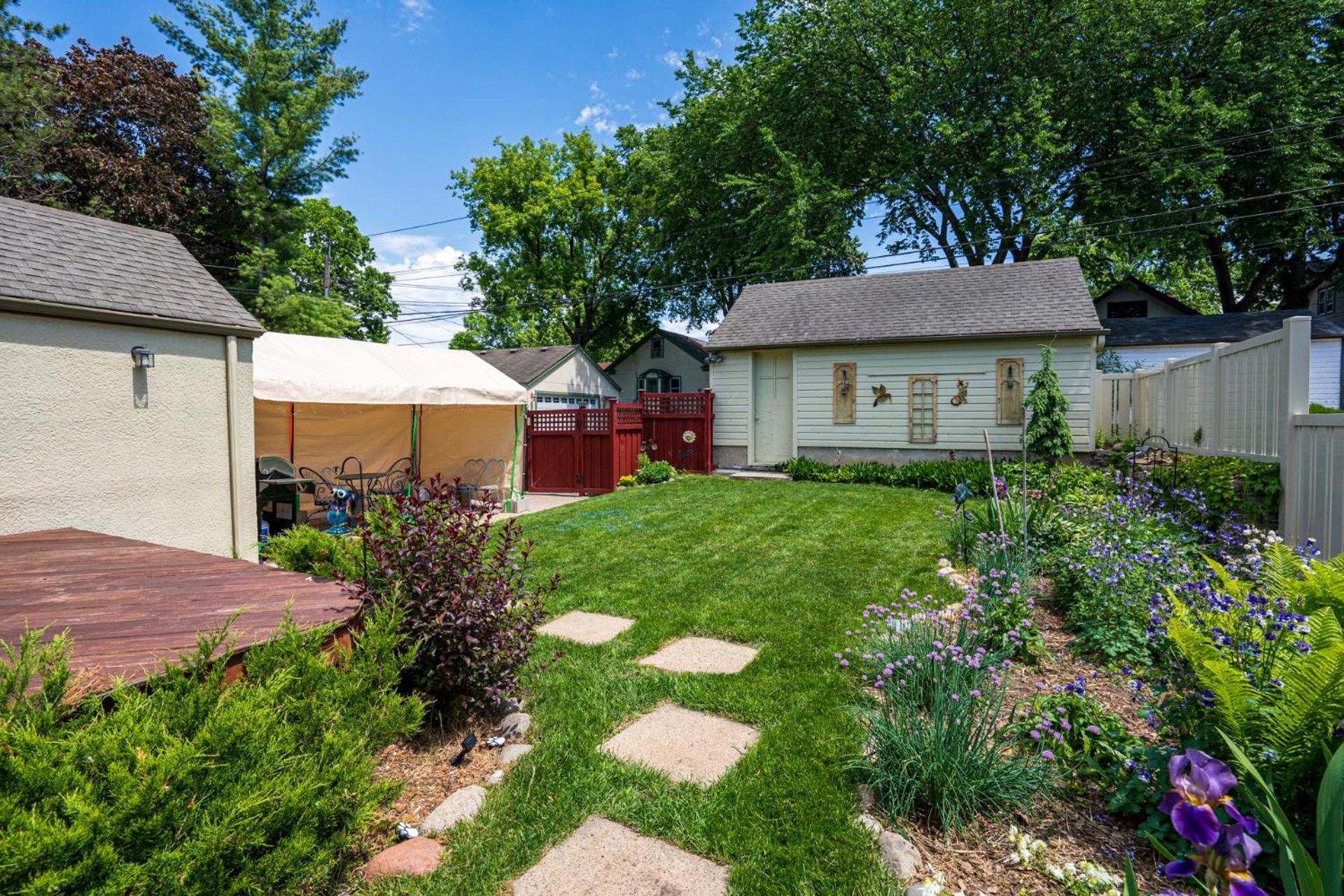 Edina Escape view 5