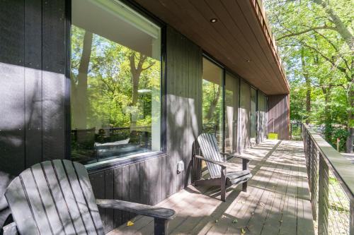 Modern Chic view 4