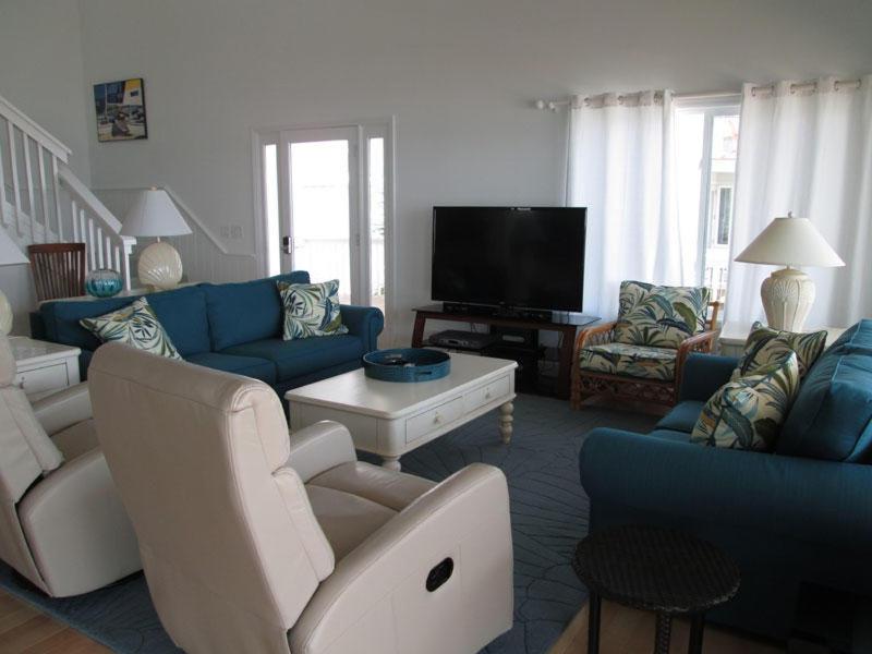 446 Tarpon Blvd