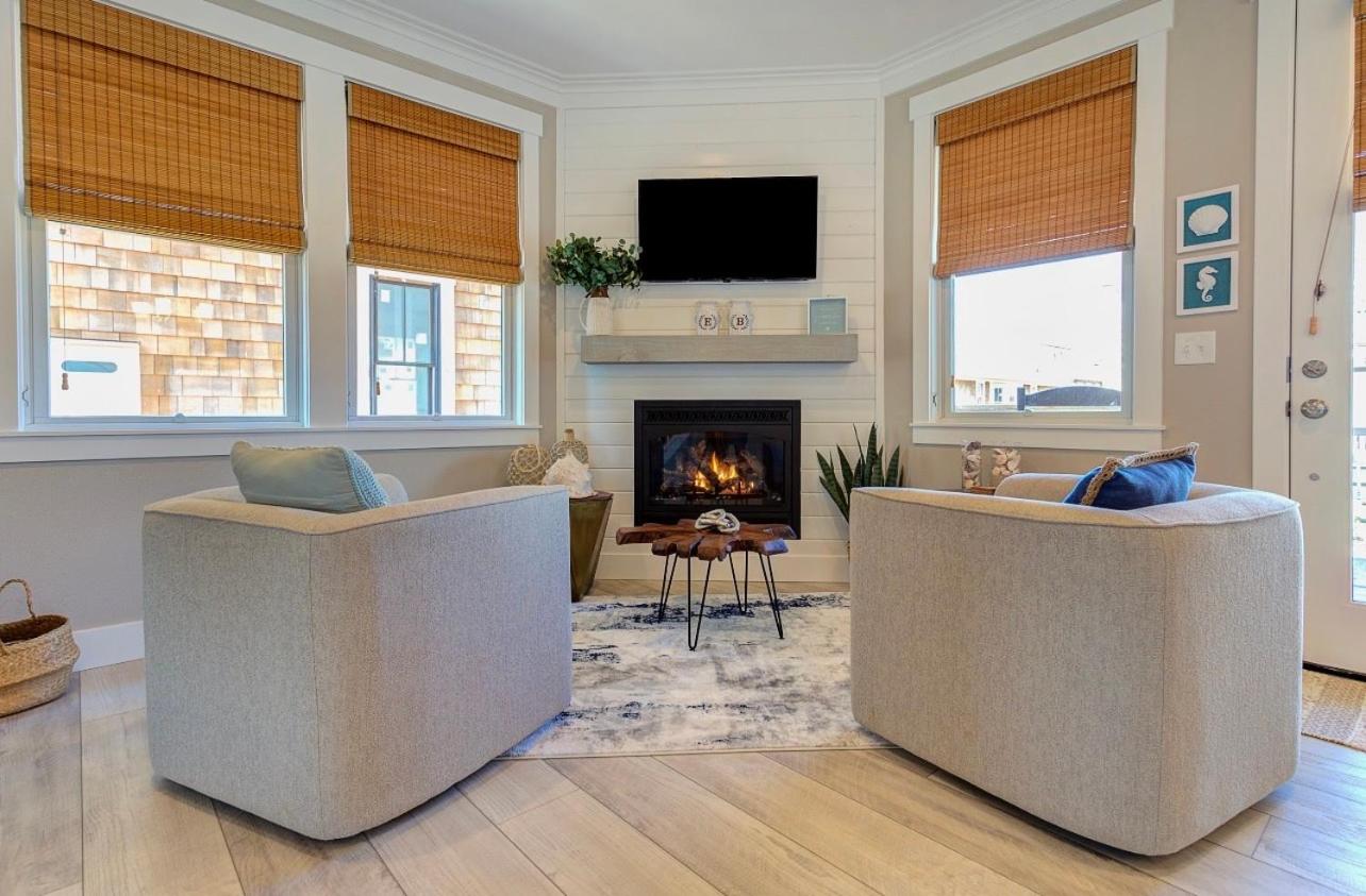 Easy Breezy Cottage Seabrook WA Dog Friendly w/ Hot Tub view 3