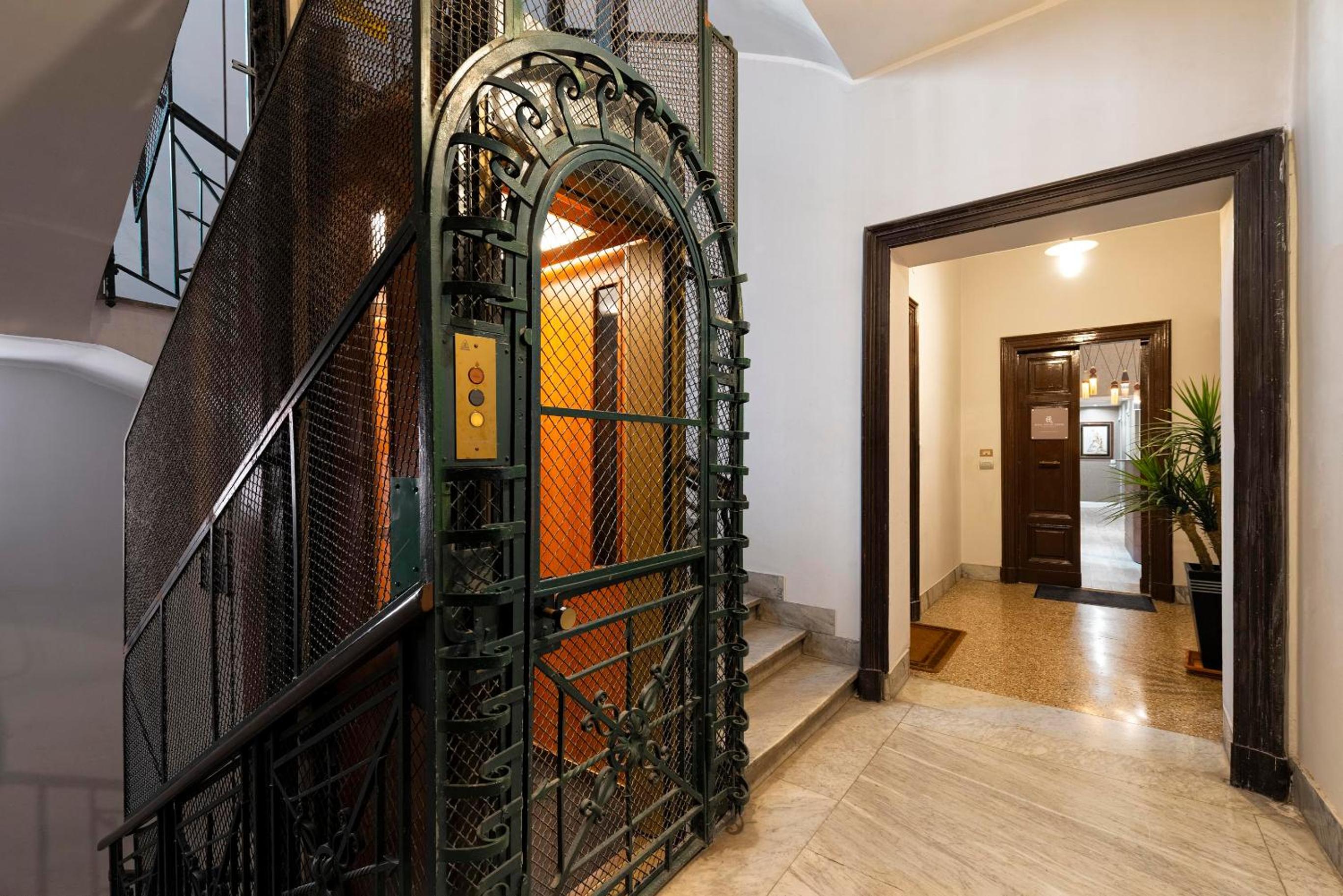 Royal Rooms Corso