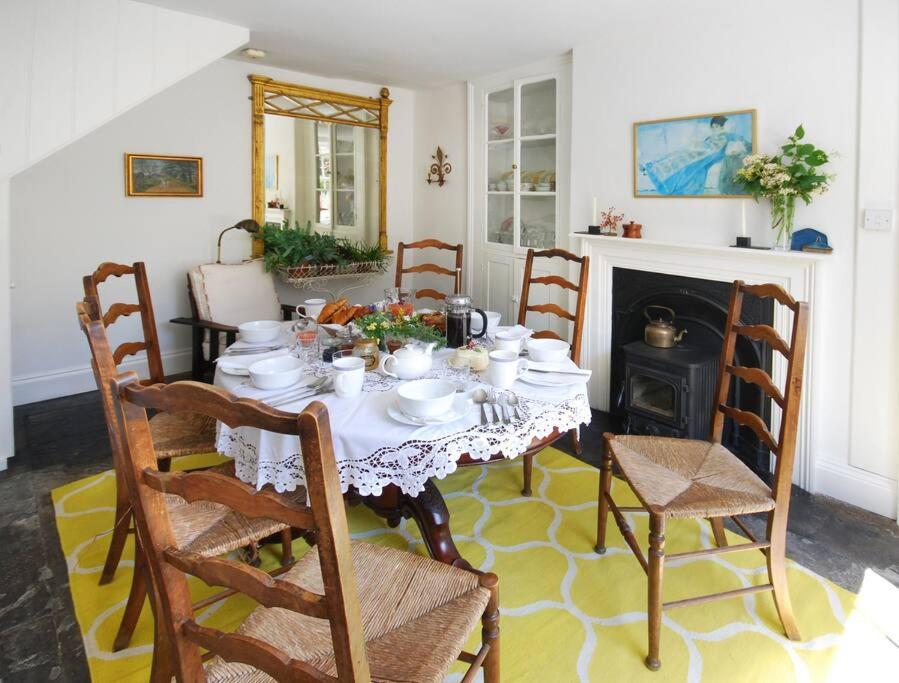 Charming Cottage in the Heart of Frome with parking