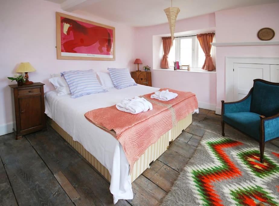 Charming Cottage in the Heart of Frome with parking