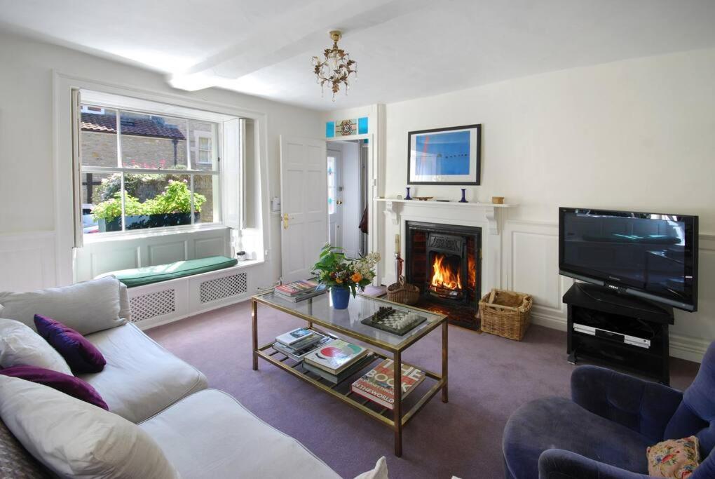 Charming Cottage in the Heart of Frome with parking