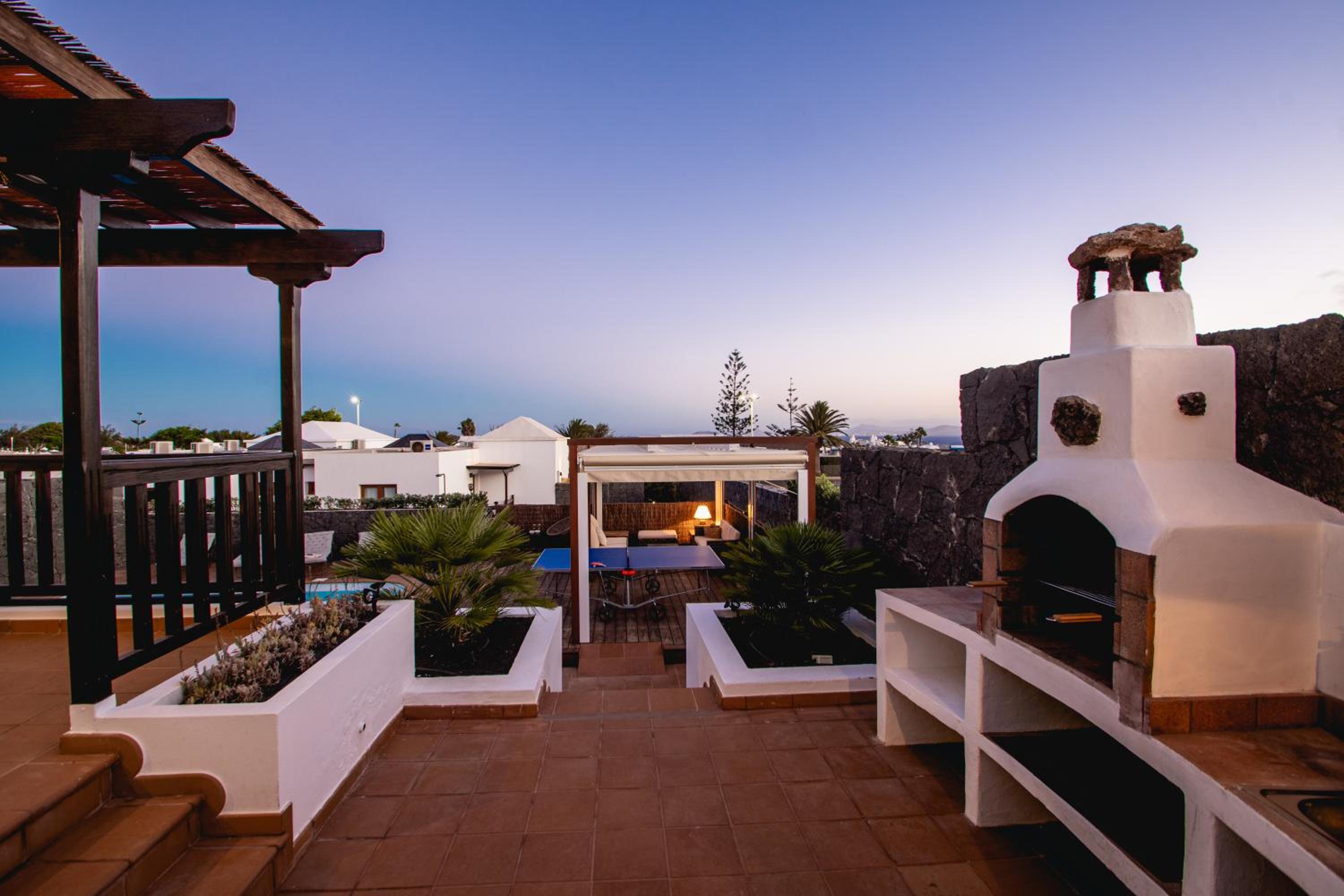 Villa Cavendish with sea views and heatable pool close to Flamingo Beach