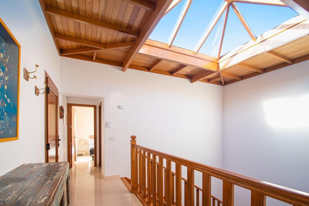 Villa Cavendish with sea views and heatable pool close to Flamingo Beach