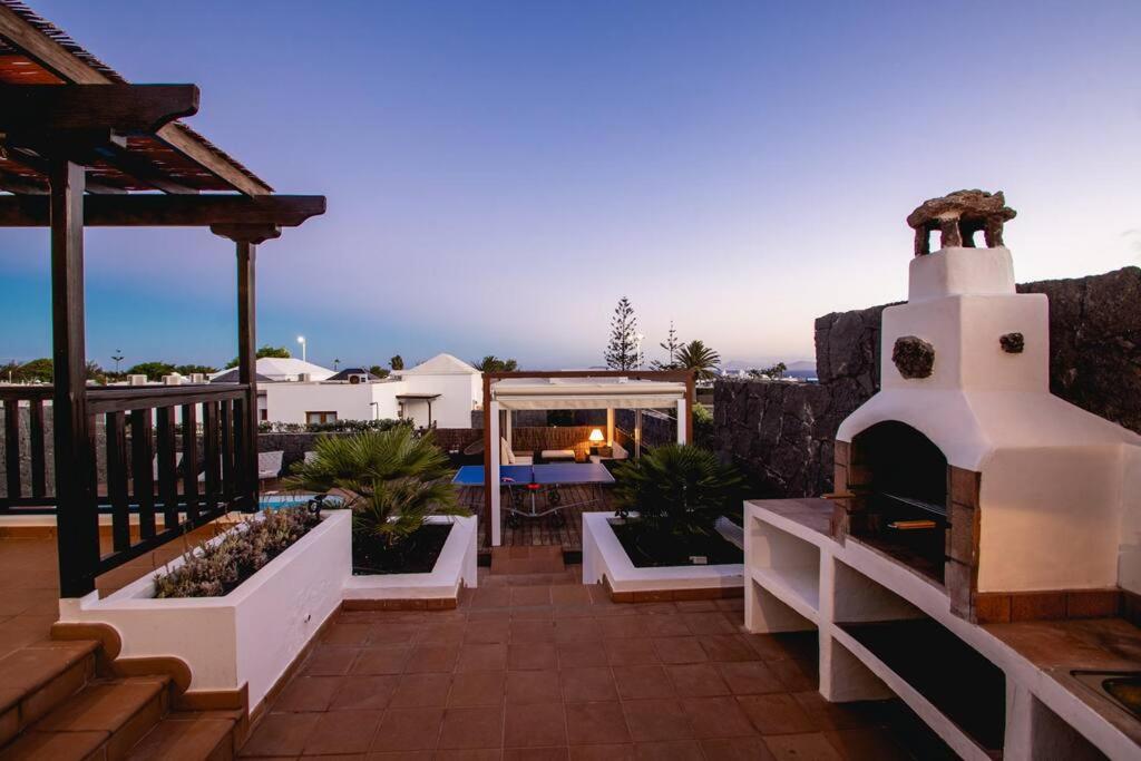 Villa Cavendish with sea views and heatable pool close to Flamingo Beach