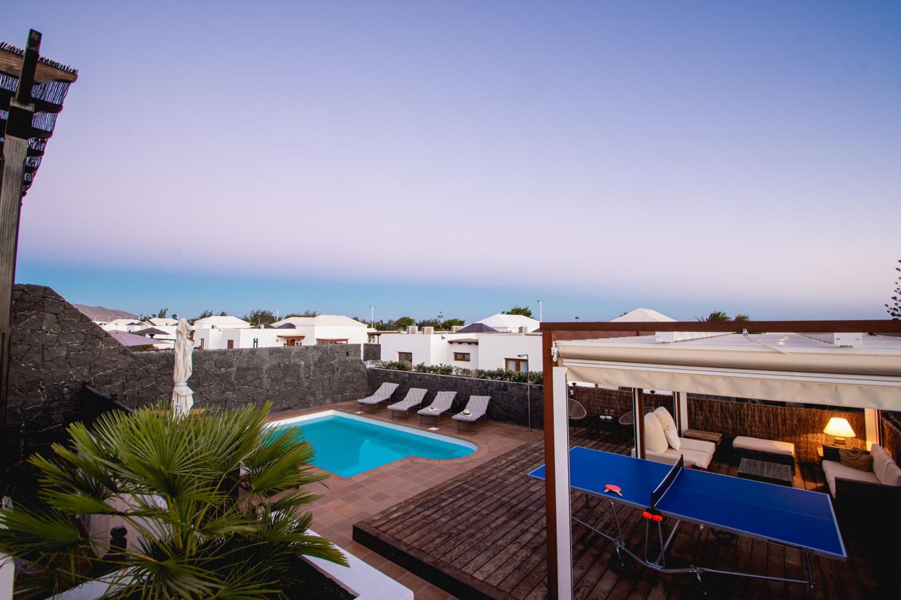 Villa Cavendish with sea views and heatable pool close to Flamingo Beach