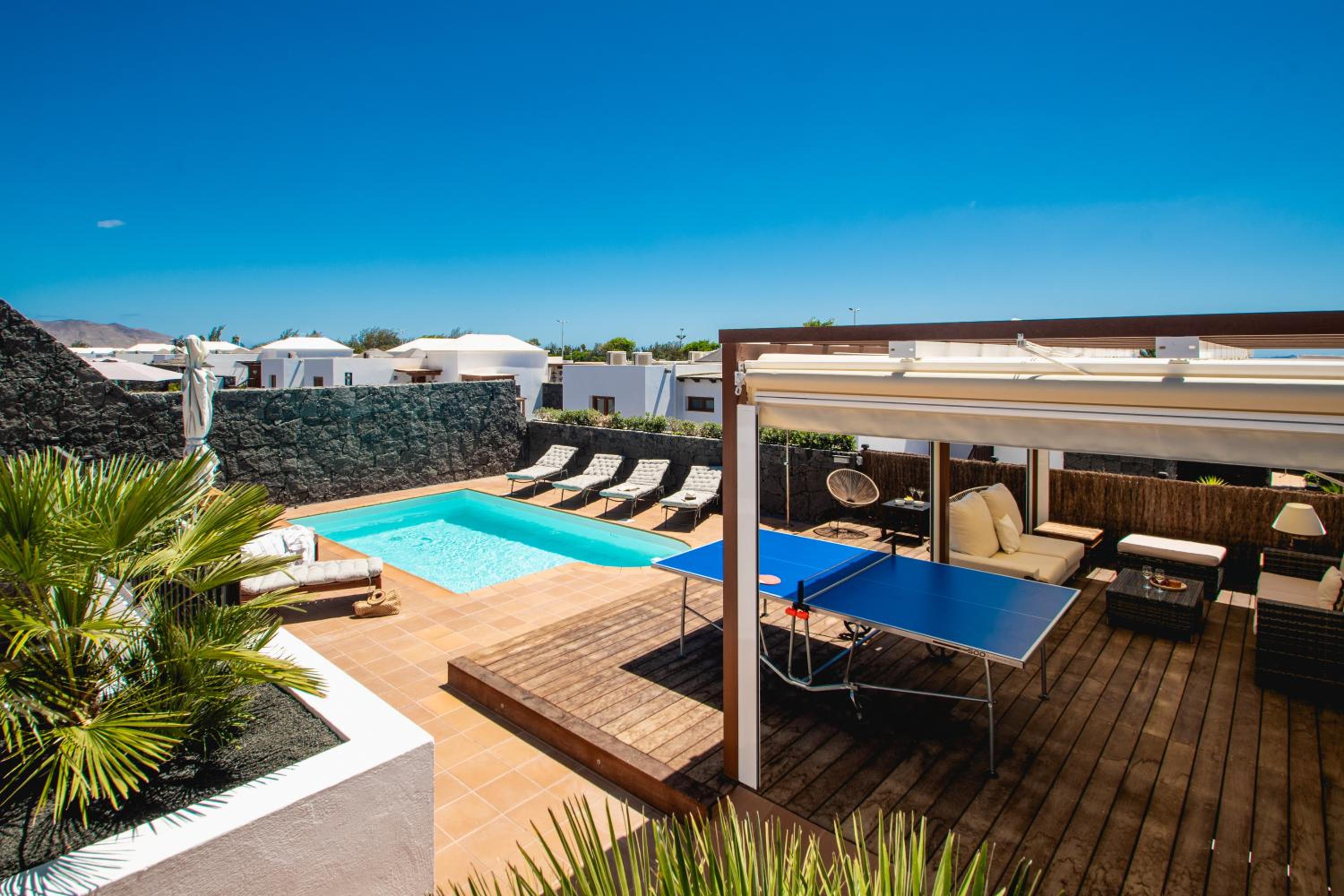 Villa Cavendish with sea views and heatable pool close to Flamingo Beach