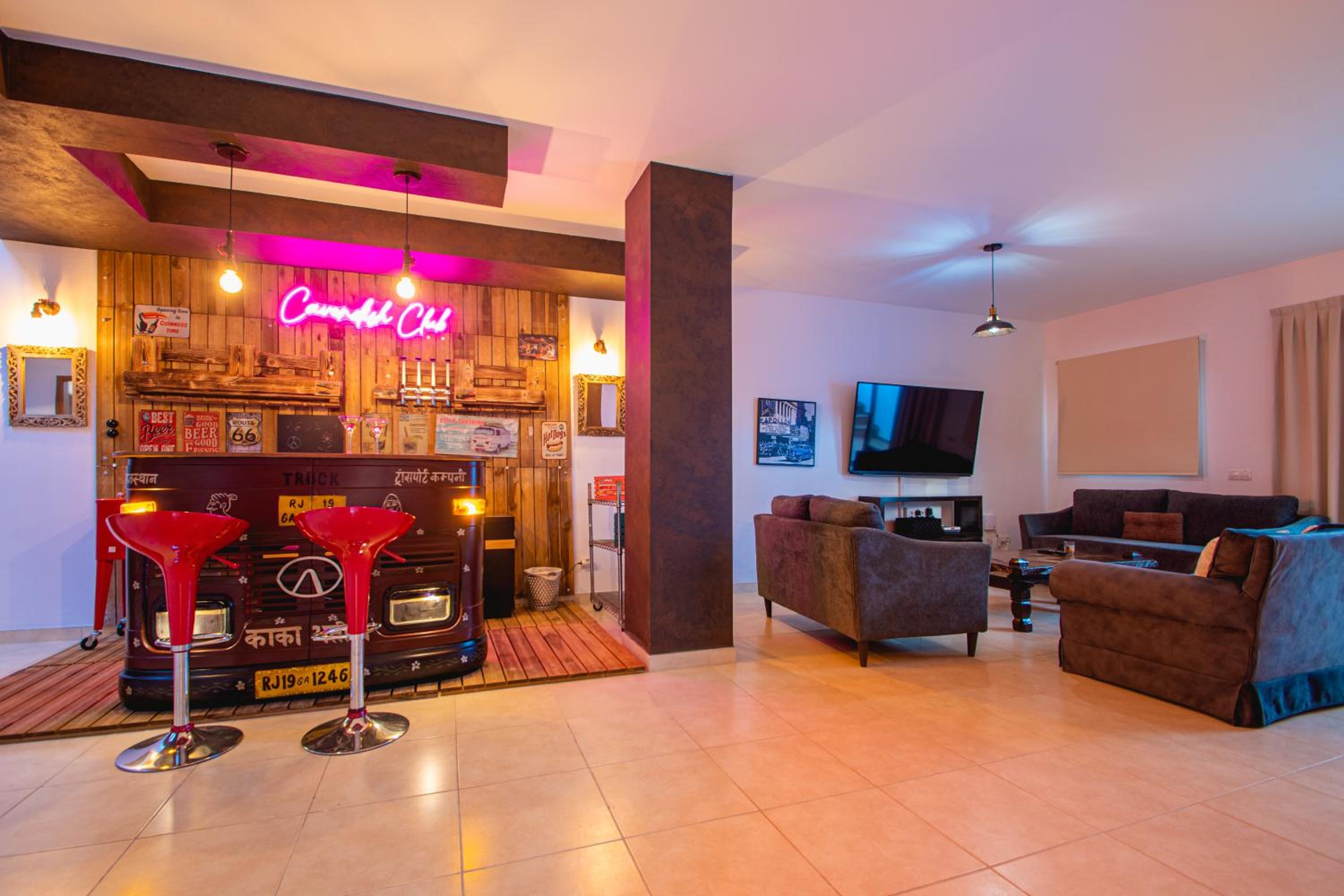 Villa Cavendish with sea views and heatable pool close to Flamingo Beach