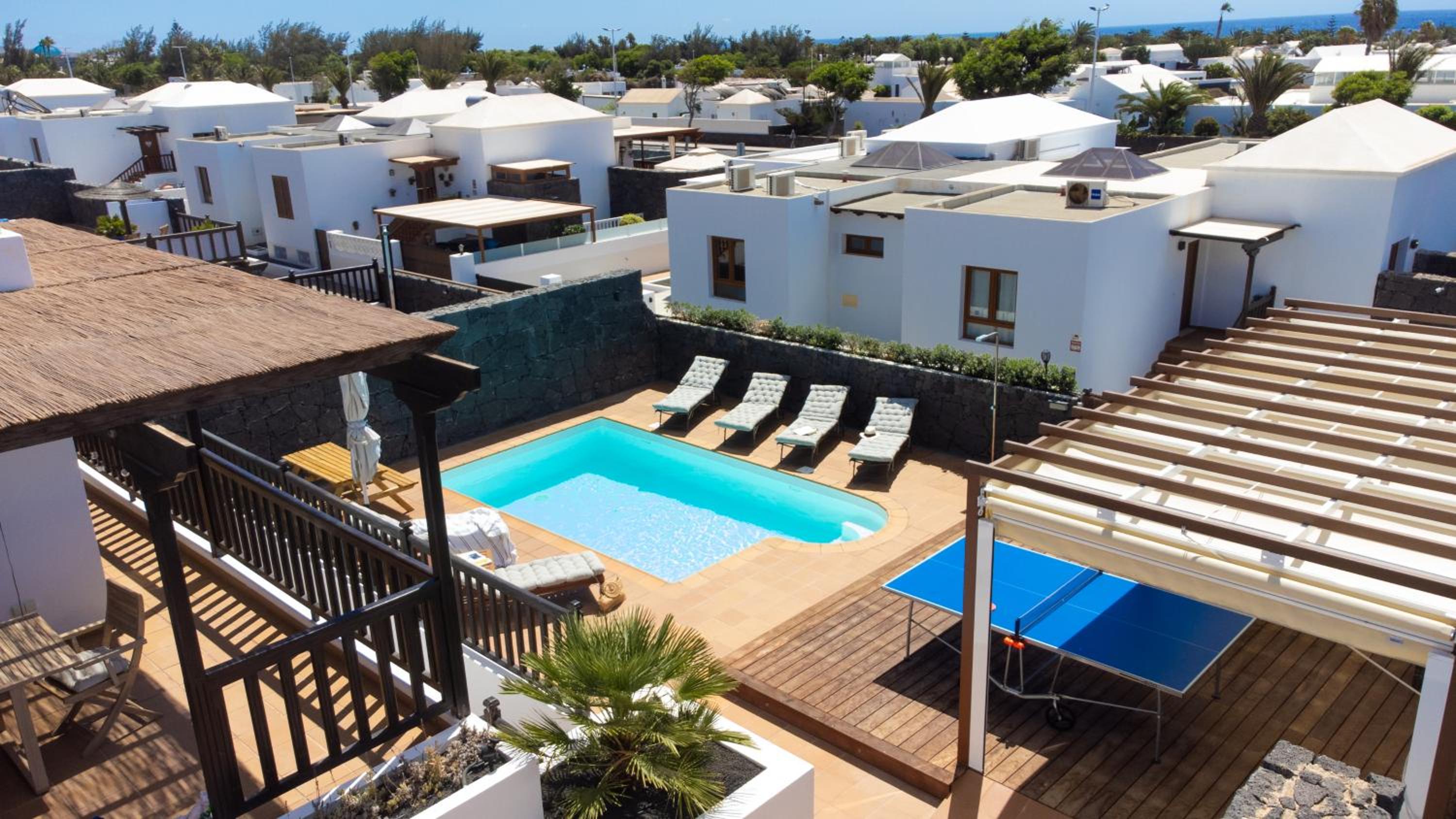 Villa Cavendish with sea views and heatable pool close to Flamingo Beach