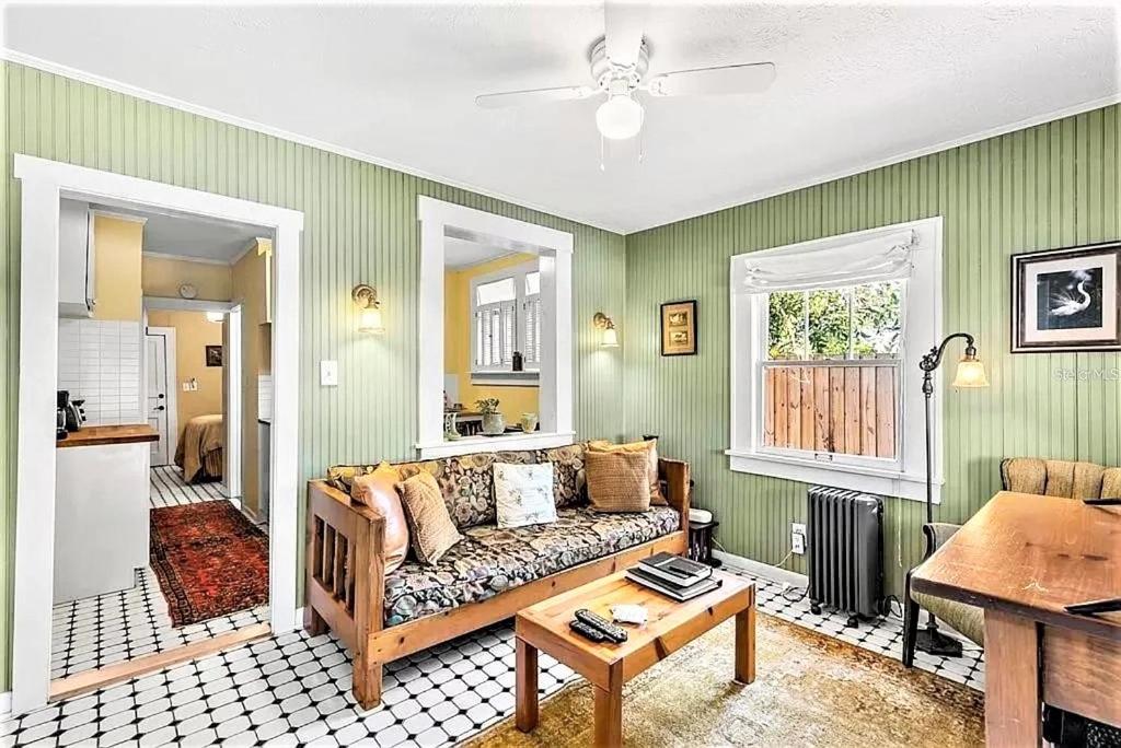 Charming 1923 Cottage at Erehwon Retreat view 2