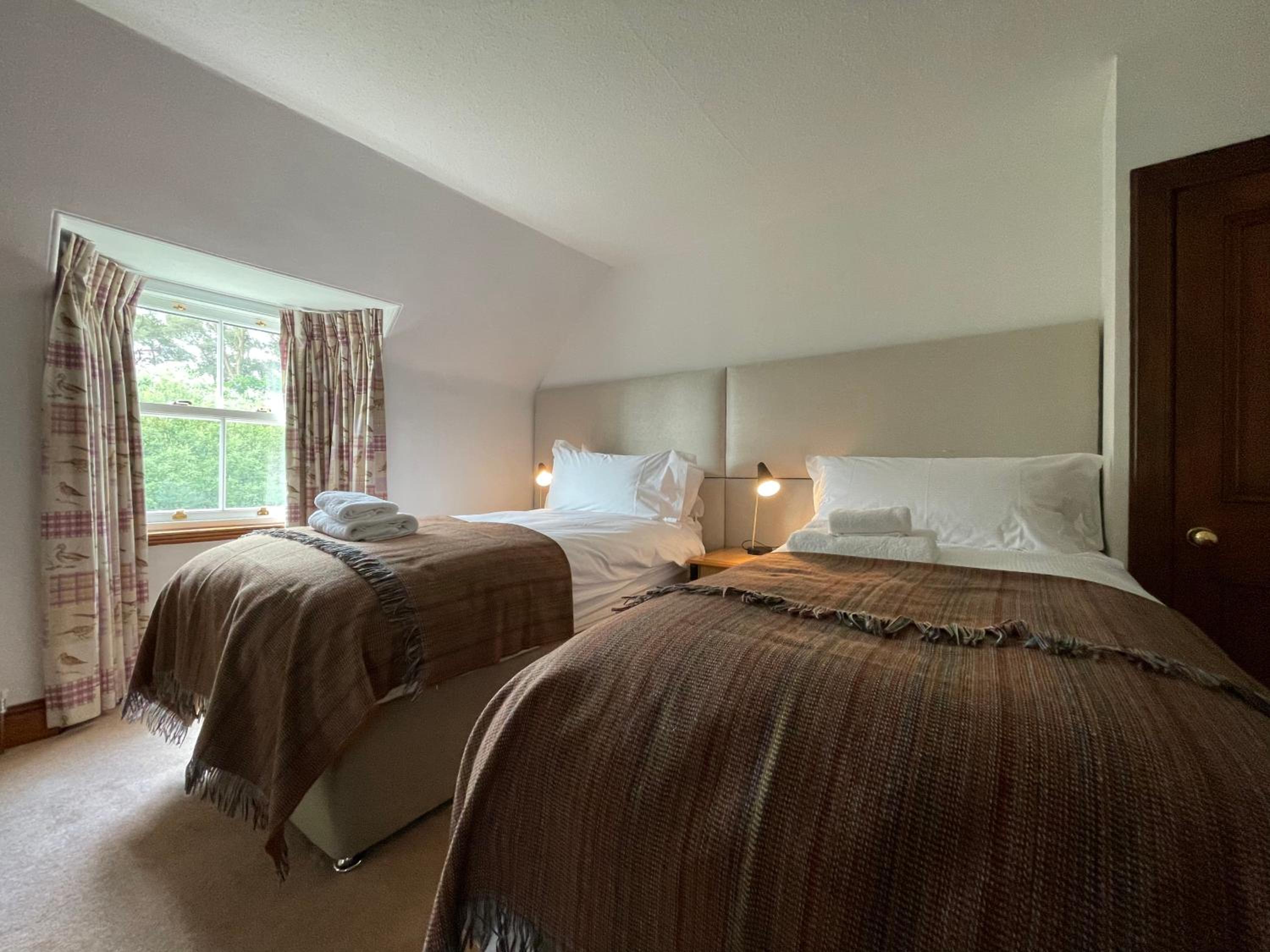 Balloan Cottage view 3
